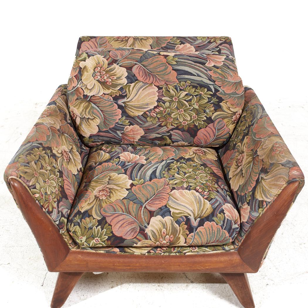 Adrian Pearsall for Craft Associates Mid Century Walnut Lounge Chairs - Pair For Sale 5