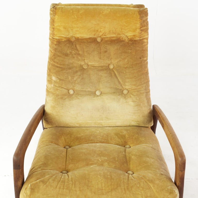 Adrian Pearsall for Craft Associates Mid Century Walnut Recliner For Sale 3