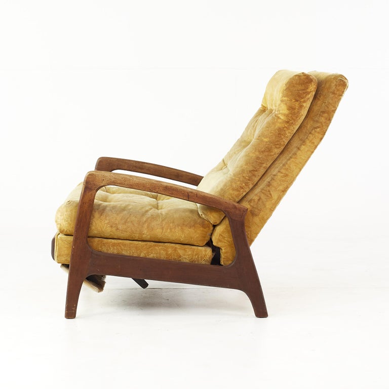 Adrian Pearsall for Craft Associates Mid Century Walnut Recliner For Sale 1