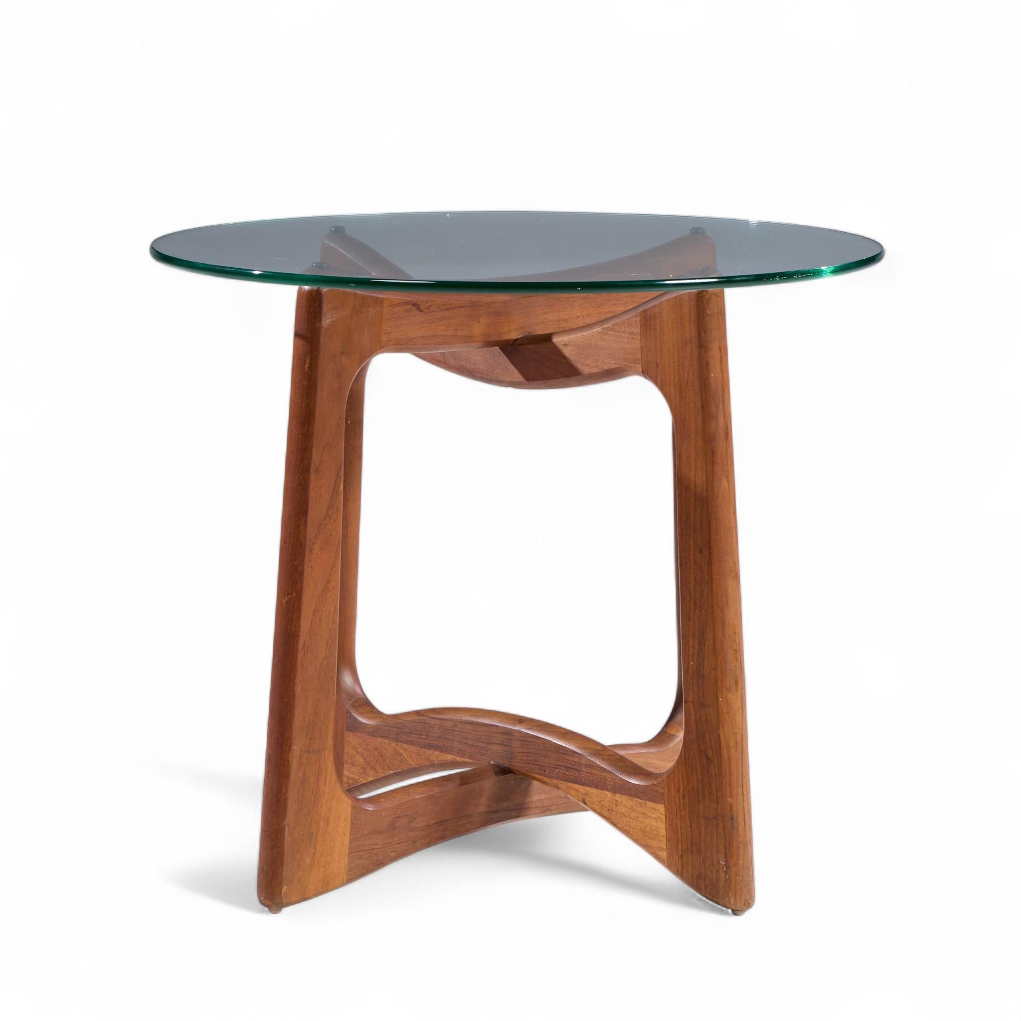 Adrian Pearsall for Craft Associates Mid Century Walnut Side Tables - Pair État moyen - En vente à Franklin Park, IL