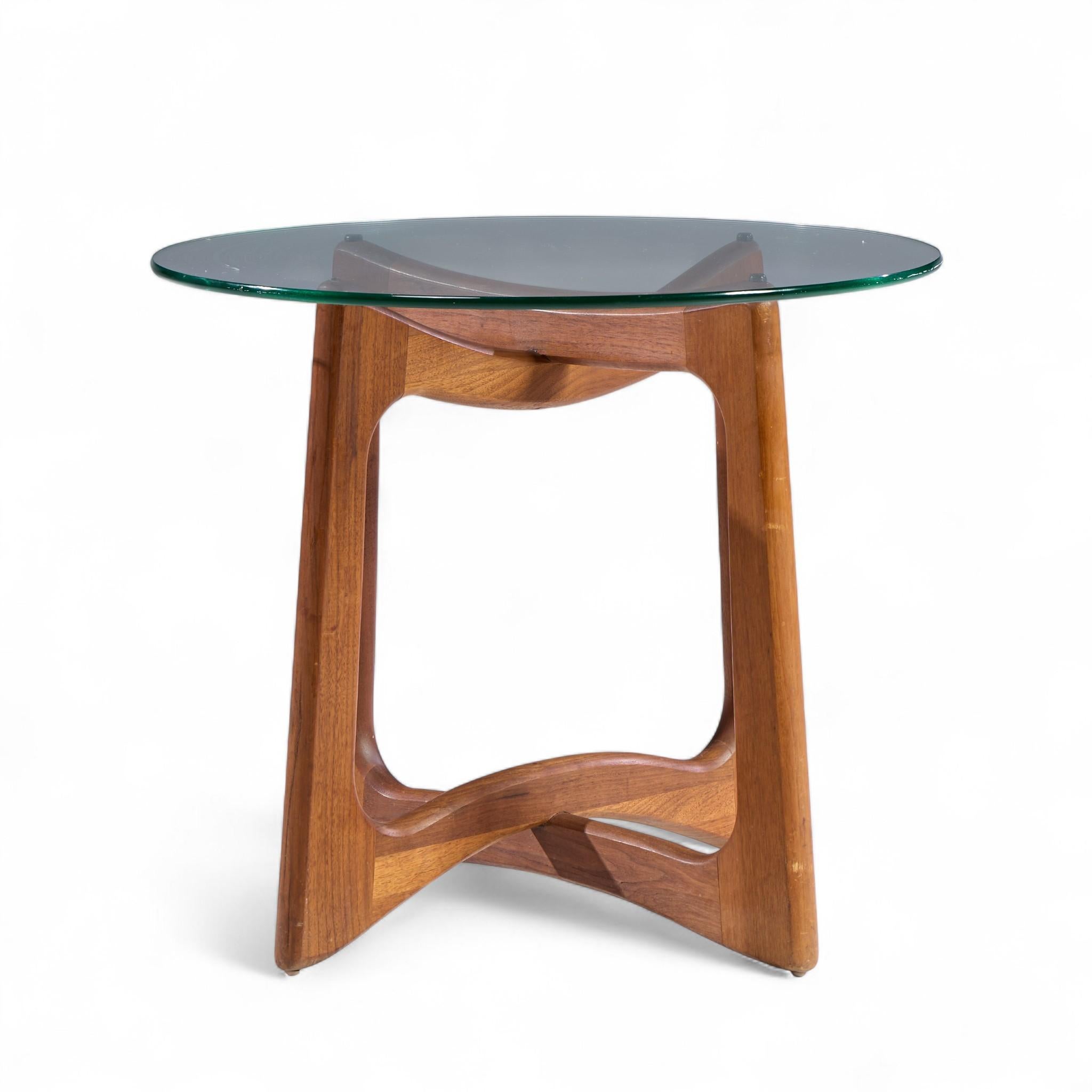 Verre Adrian Pearsall for Craft Associates Mid Century Walnut Side Tables - Pair en vente