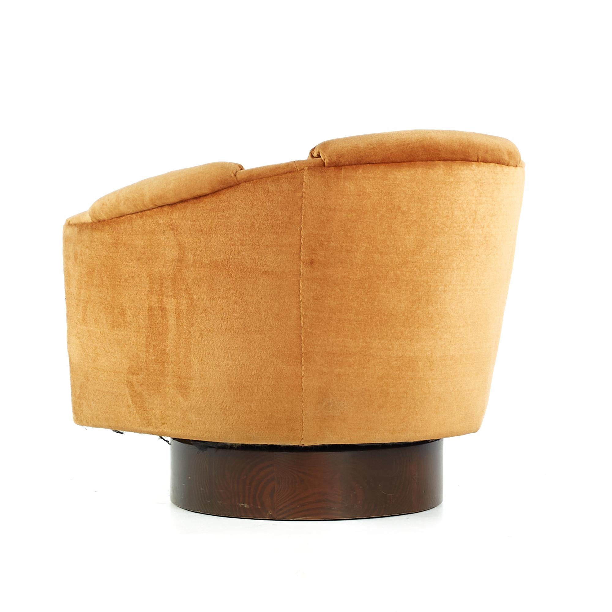 Late 20th Century Adrian Pearsall for Craft Associates Midcentury Walnut Swivel Chair For Sale