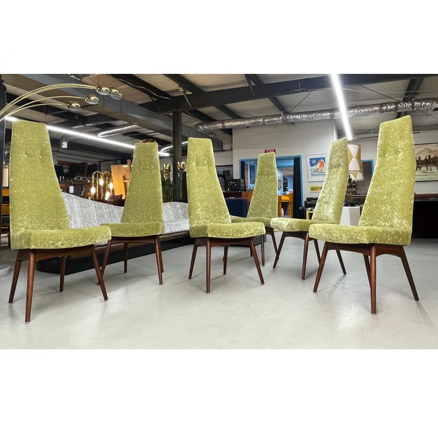 Adrian Pearsall für Craft Associates Regal Große moderne getuftete Esszimmerstühle im Zustand „Gut“ im Angebot in Chattanooga, TN