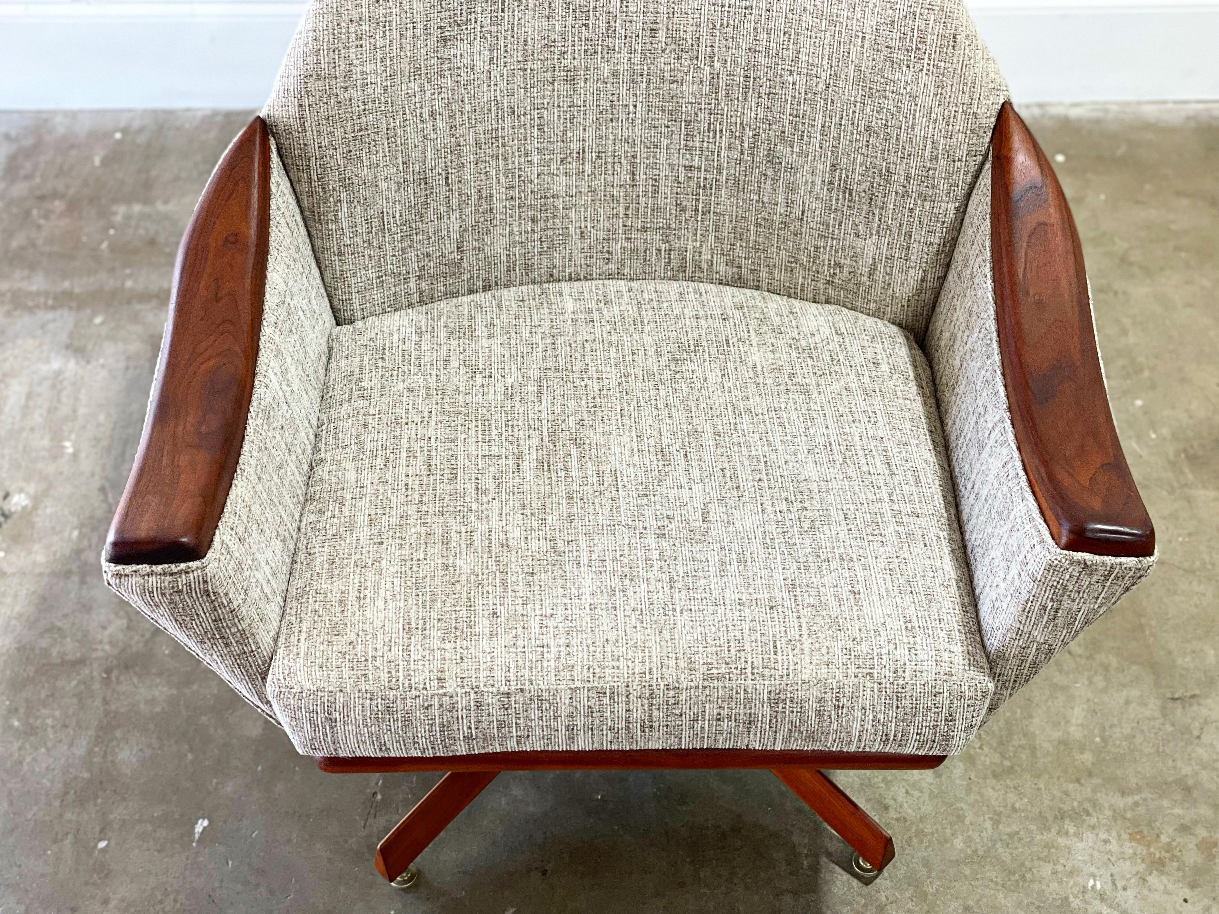Upholstery Adrian Pearsall for Craft Associates Swivel Lounge Chair, Fully Restored
