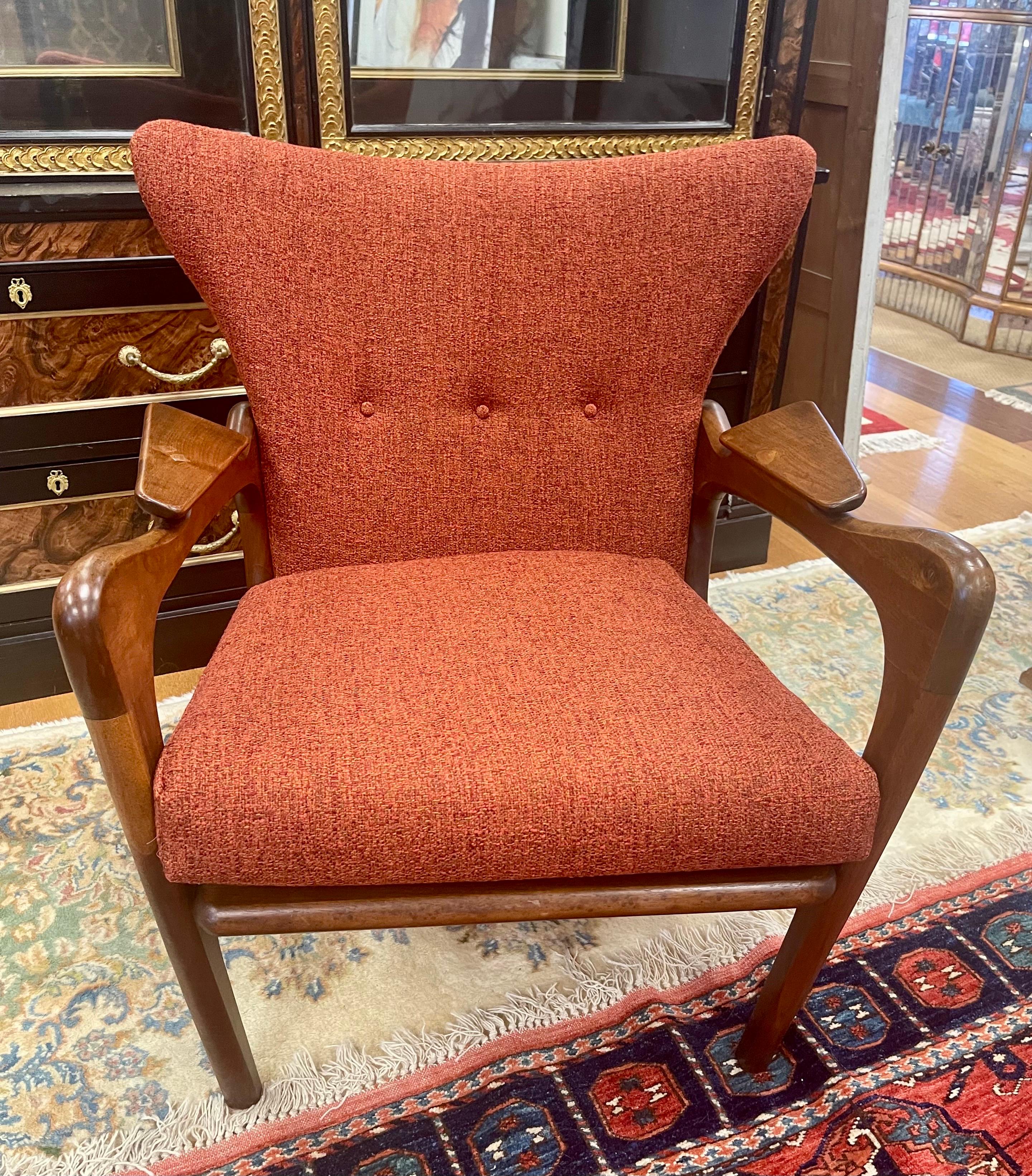 Adrian Pearsall for Craft Associates Walnut Lounge Chairs Totally Rufurbished In Good Condition For Sale In West Hartford, CT
