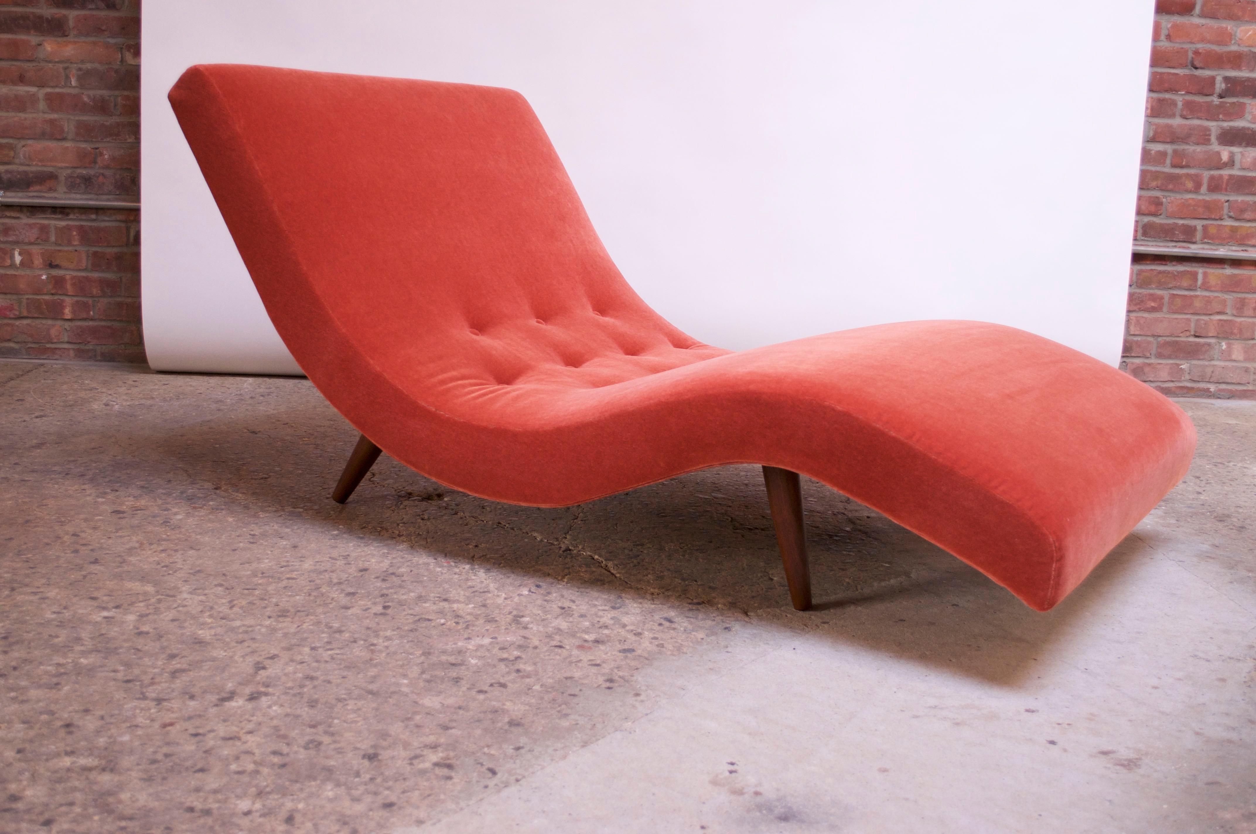 Adrian Pearsall for Craft Associates 'Wave' Chaise Lounge in Coral Mohair In Good Condition In Brooklyn, NY