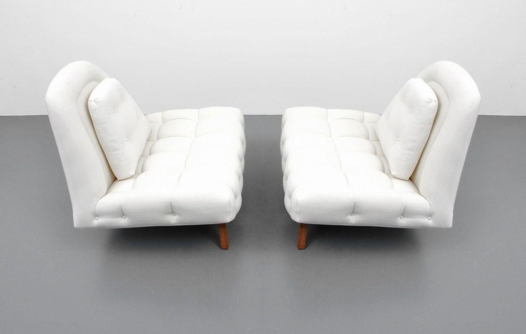 Adrian Pearsall für Craft Associates: getuftete Stühle „Gondola“ mit Knopfleiste (amerikanisch) im Angebot