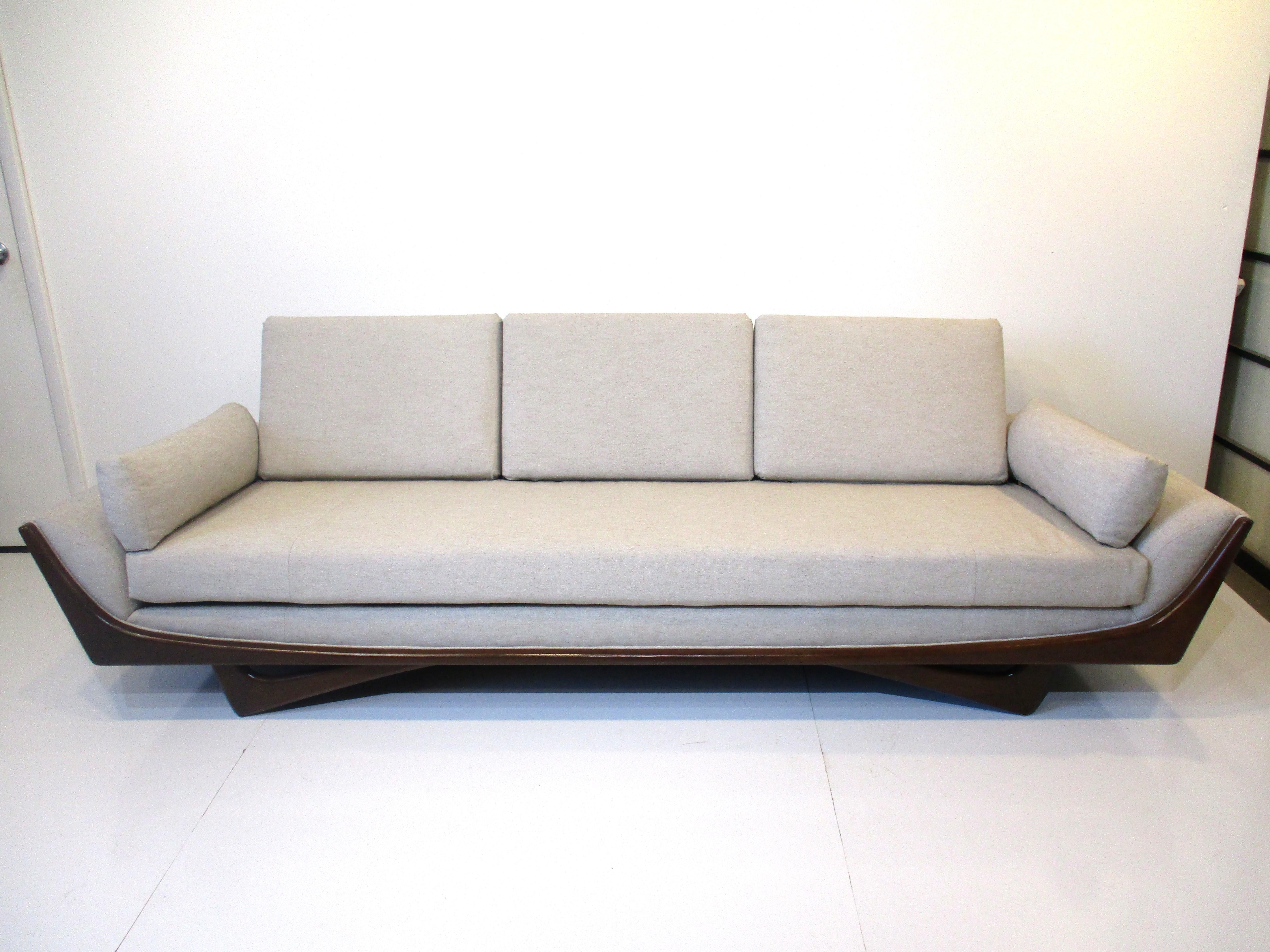 Adrian Pearsall Gondola Mid Century Sofa for Craft Associates  4