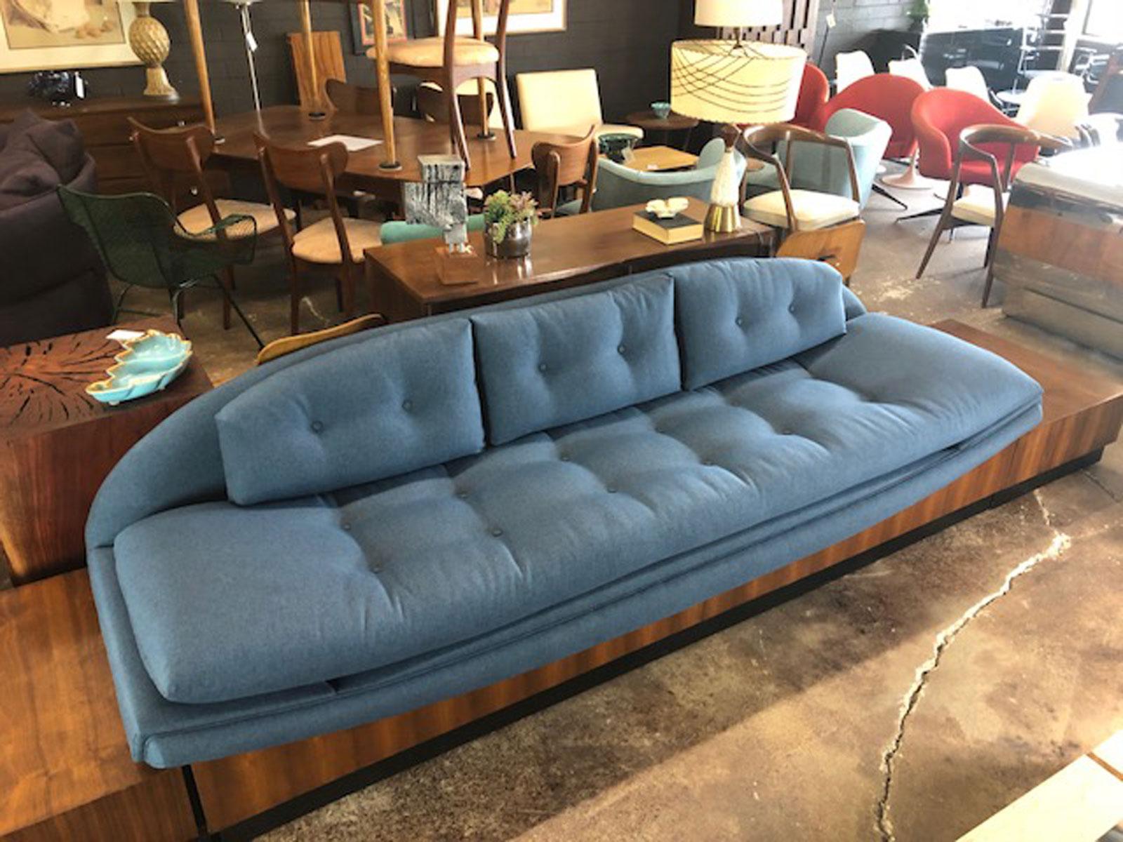 Adrian Pearsall Gondola Sofa In Good Condition For Sale In Phoenix, AZ