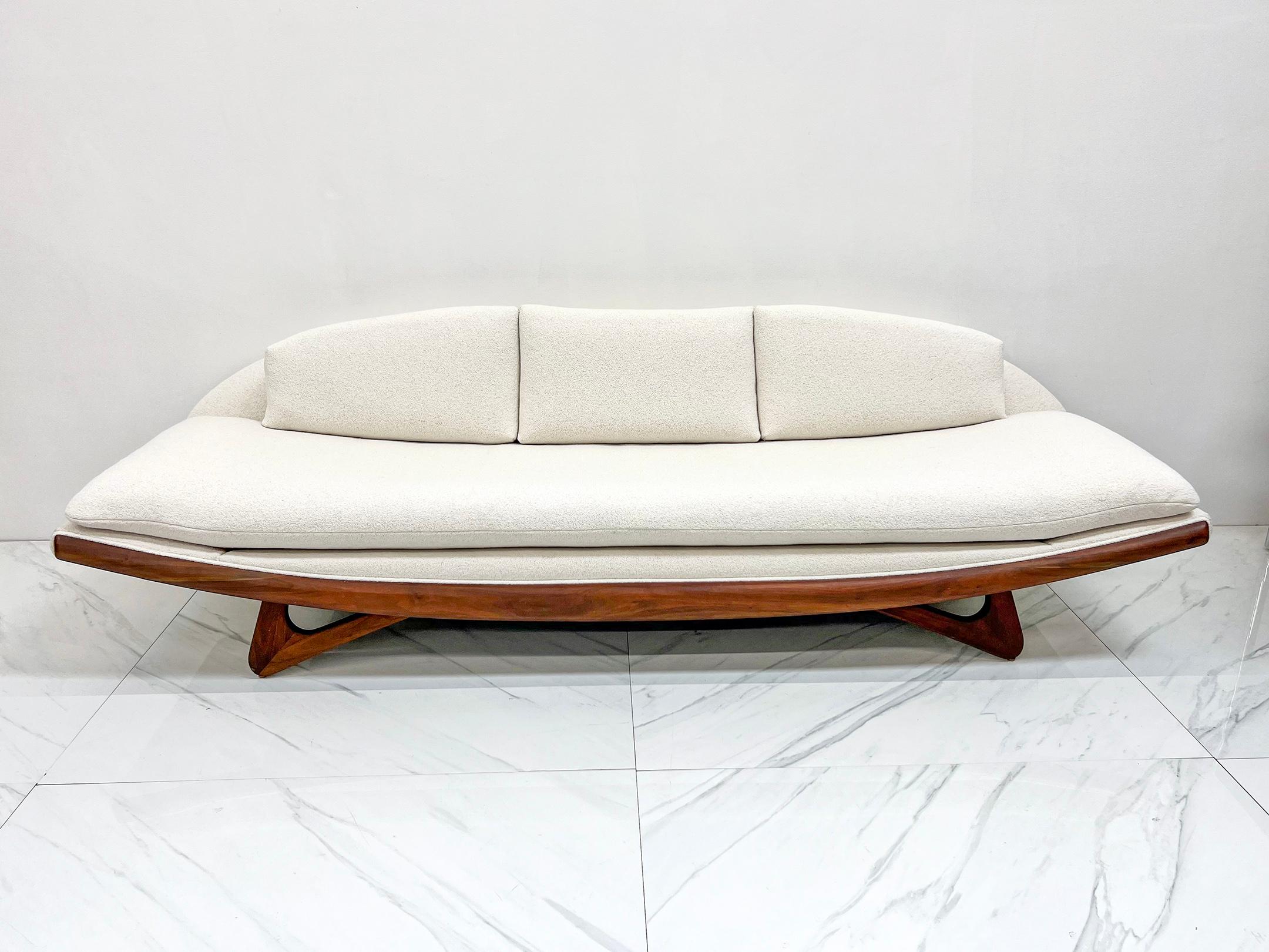 Adrian Pearsall Gondola Sofa in Walnut Boucle, Craft Associates, 1960s In Good Condition In Culver City, CA