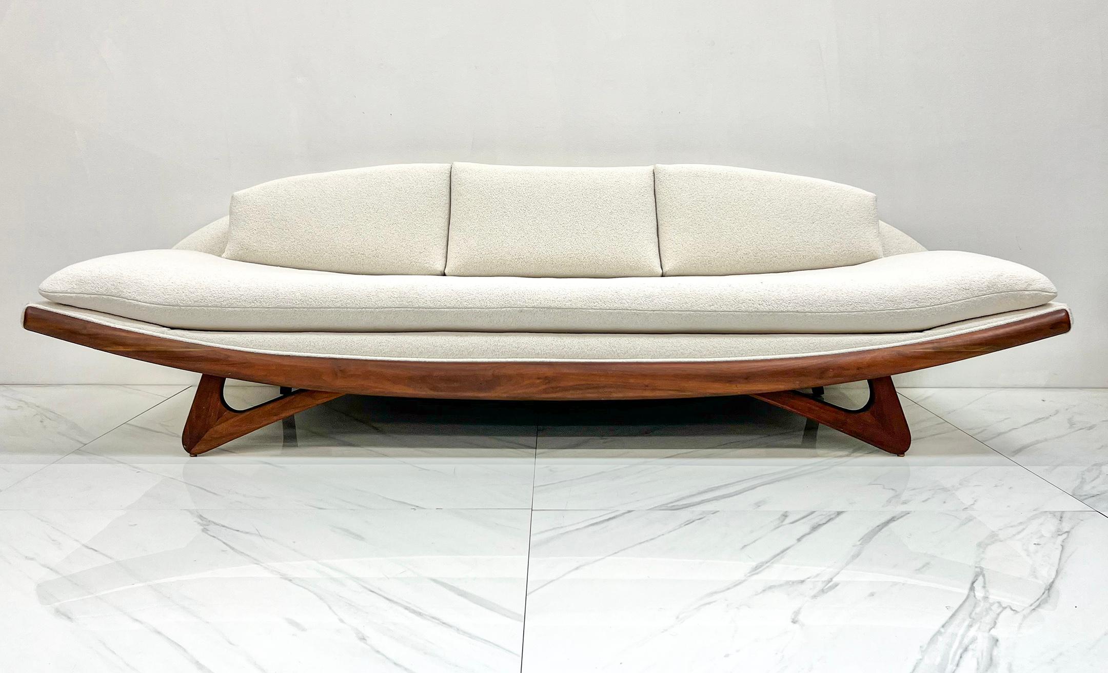 Adrian Pearsall Gondola Sofa in Walnut Boucle, Craft Associates, 1960s 1