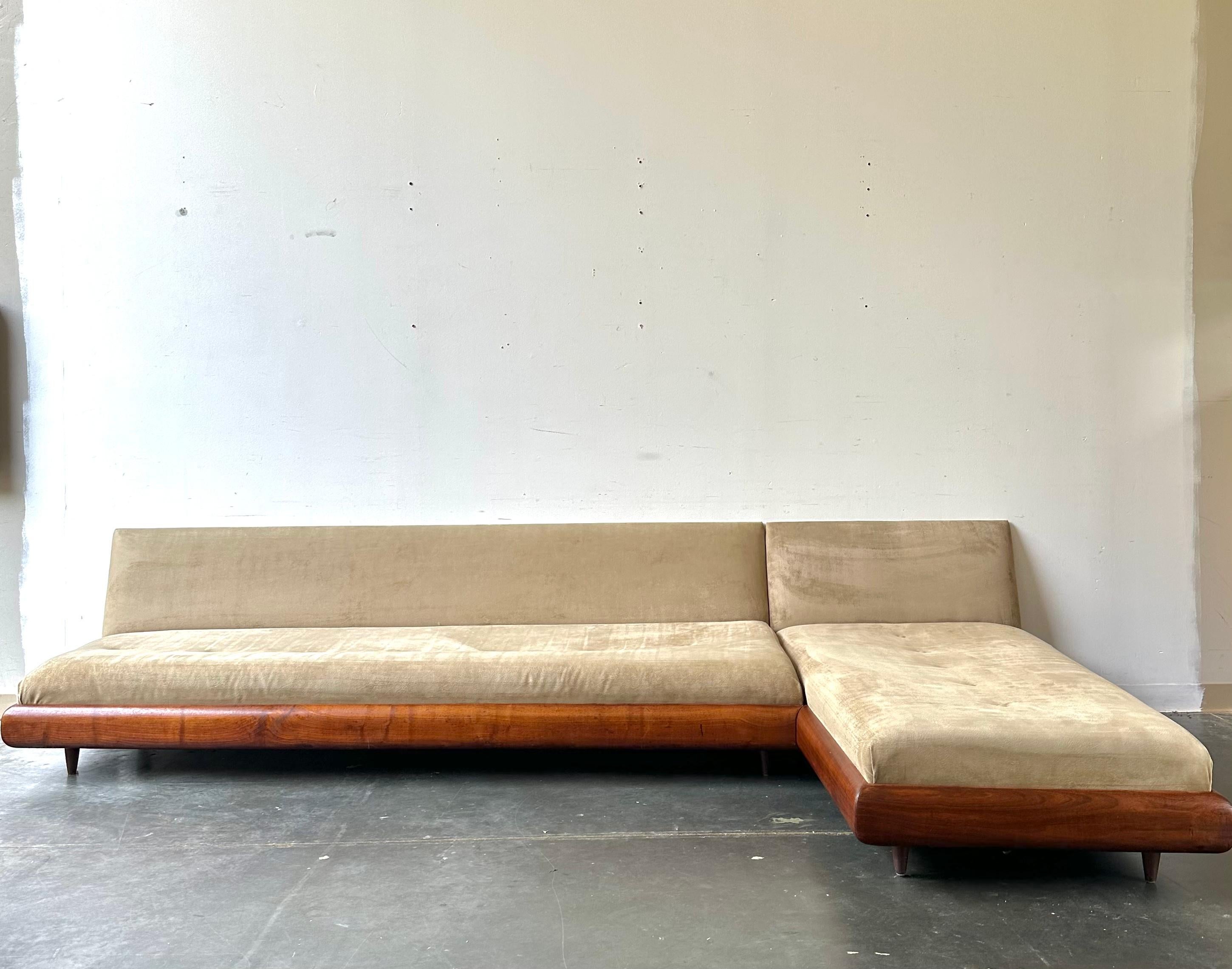 Adrian Pearsall Grand Boomerang 1600-S Sofa In Good Condition In Southampton, NJ