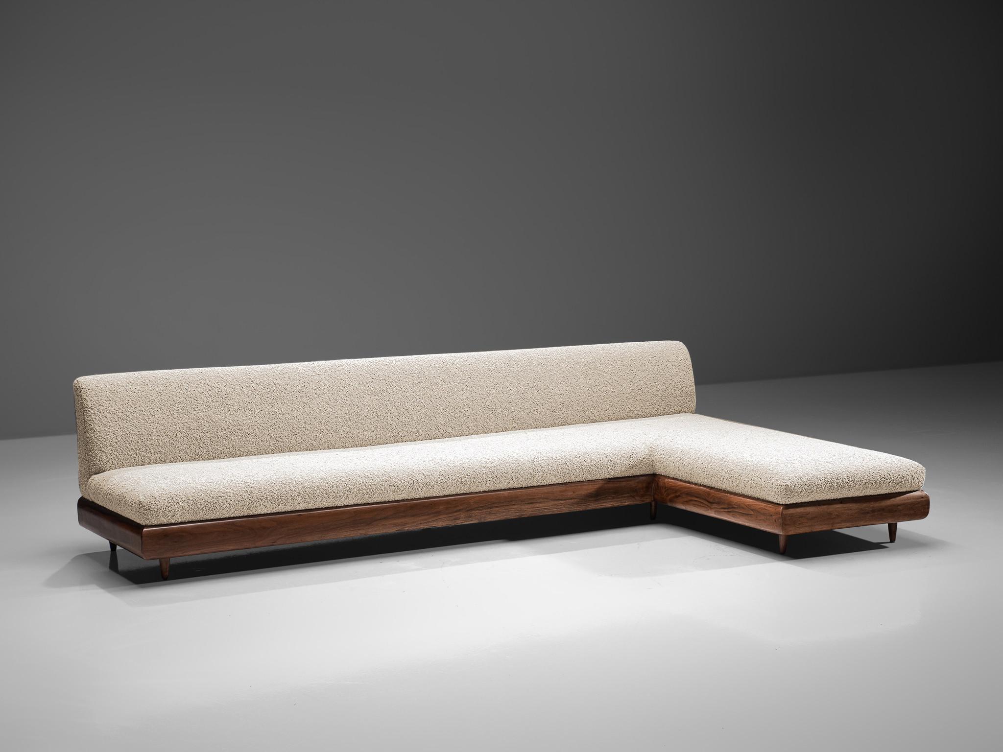 Adrian Pearsall Grand Boomerang Sofa in Crème Wool Bouclé In Good Condition In Waalwijk, NL