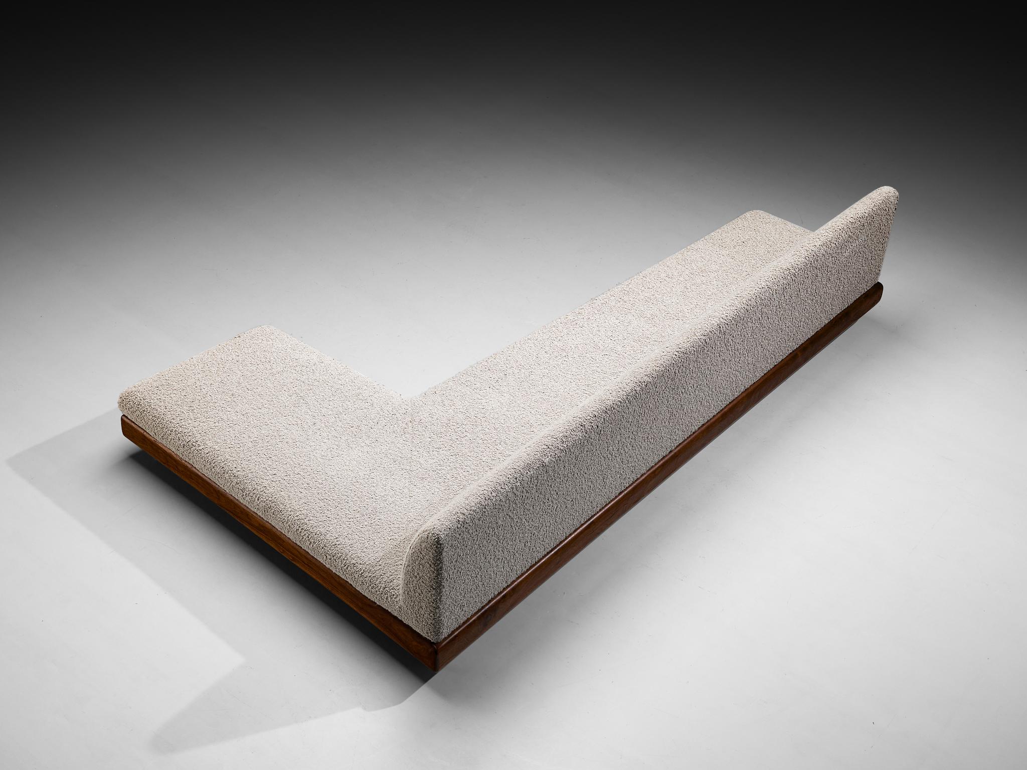 Adrian Pearsall Grand Boomerang Sofa aus Pierre Frey Bouclé im Zustand „Gut“ im Angebot in Waalwijk, NL