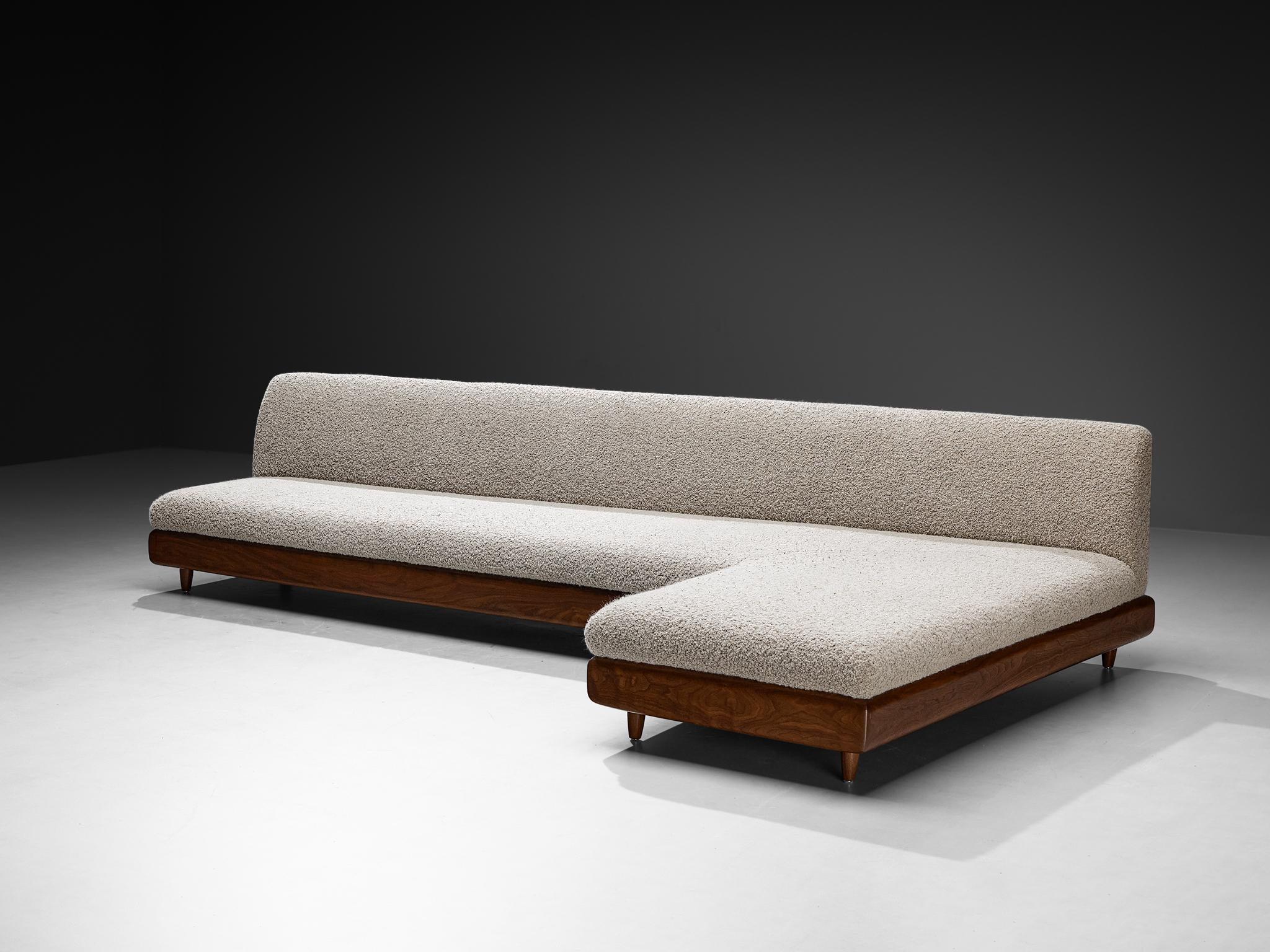 Adrian Pearsall Grand Boomerang Sofa aus Pierre Frey Bouclé im Angebot 1