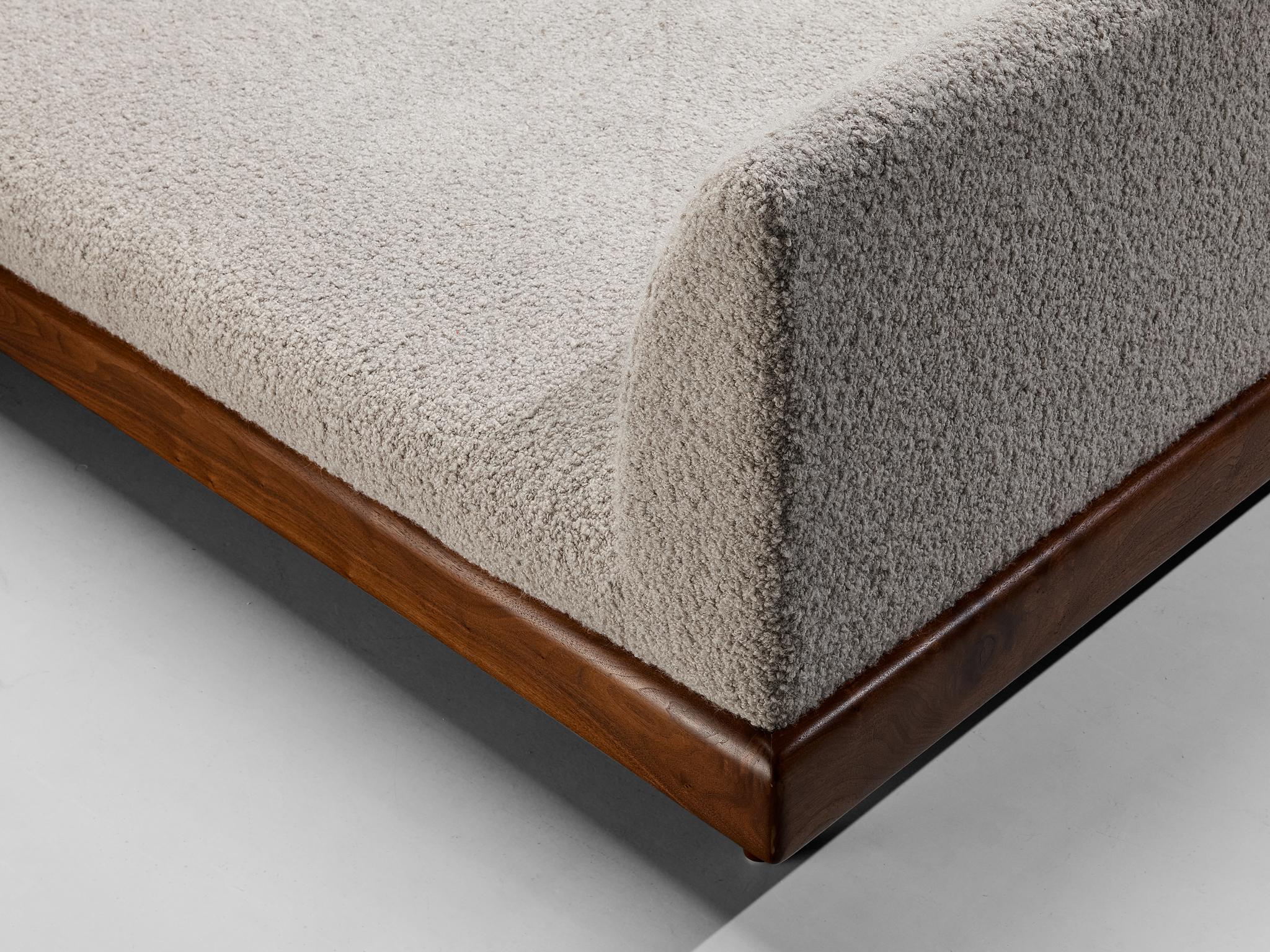 Adrian Pearsall Grand Boomerang Sofa aus Pierre Frey Bouclé im Angebot 2