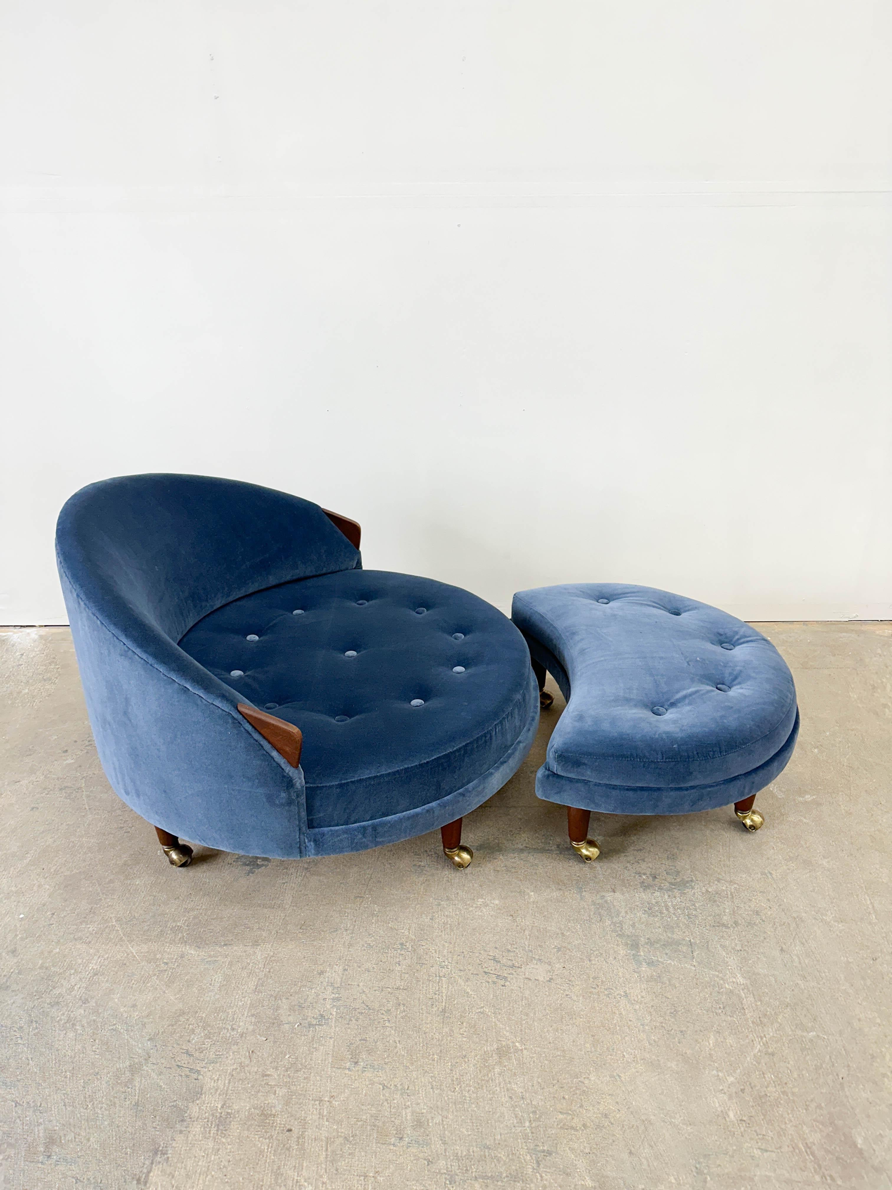 Adrian Pearsall 'Havana' chair and ottoman In Good Condition For Sale In Kalamazoo, MI