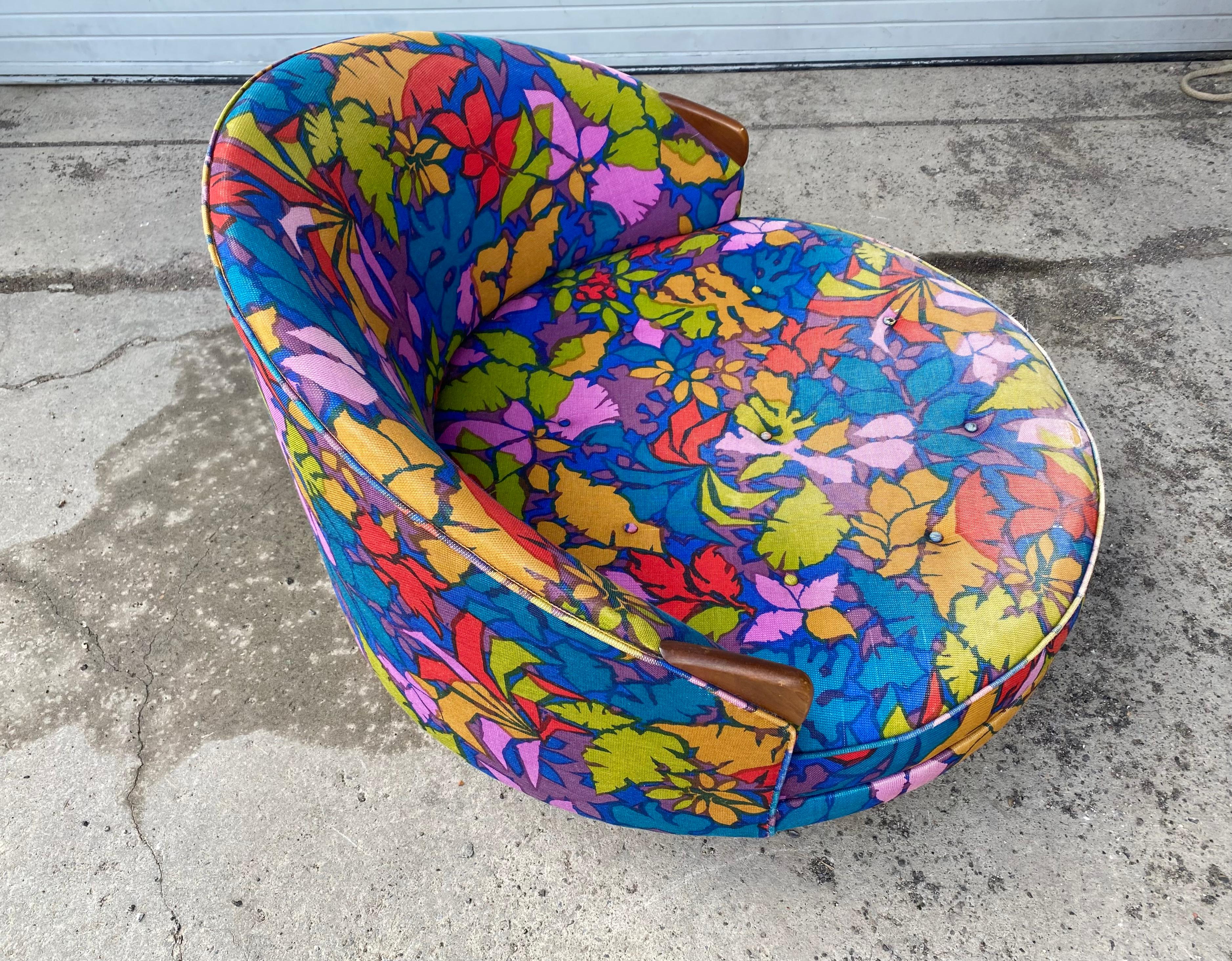Adrian Pearsall 'Havana' Round Chair, Jack Lenor Larson Fabric In Good Condition For Sale In Buffalo, NY