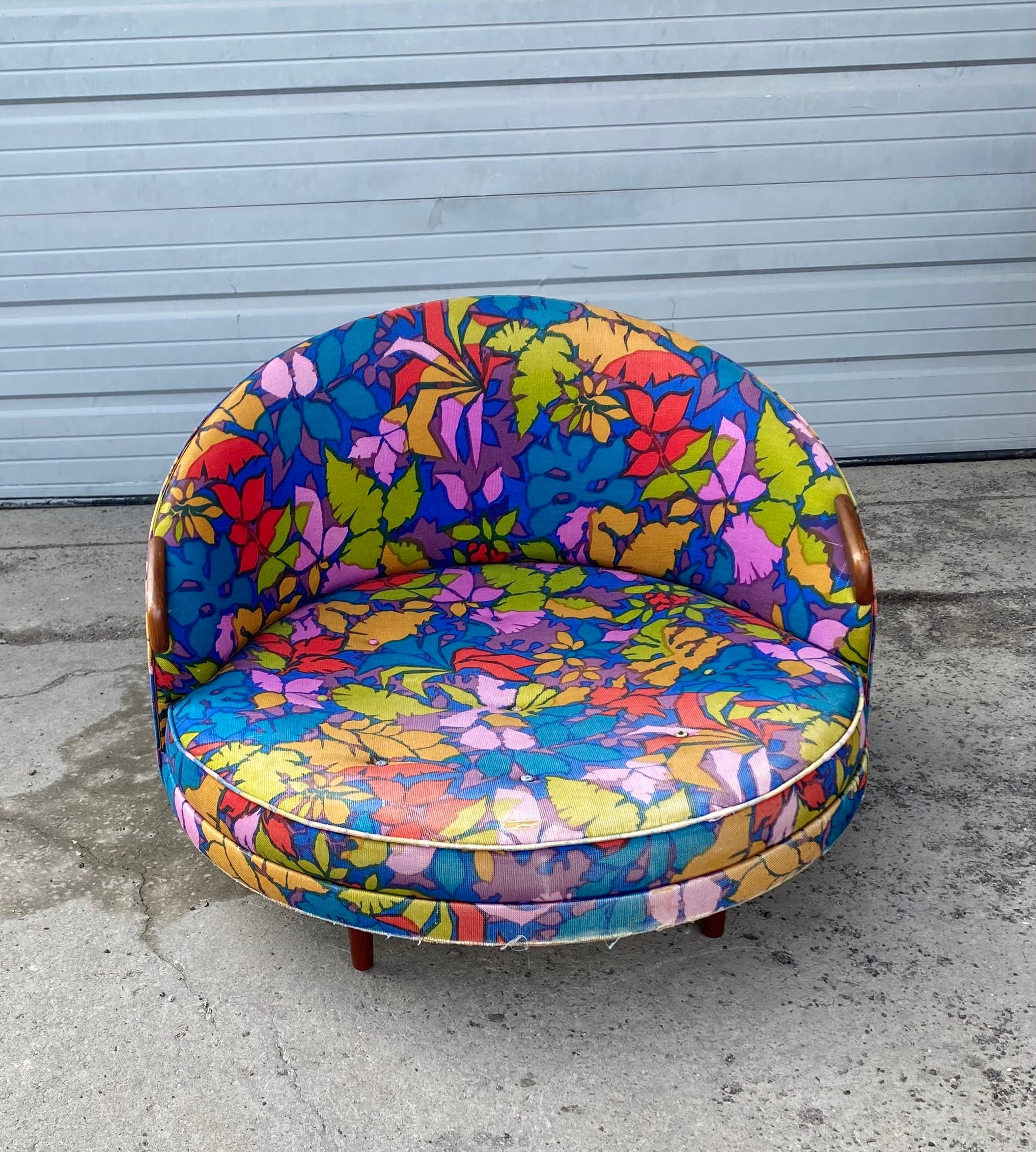 Adrian Pearsall 'Havana' Round Chair, Jack Lenor Larson Fabric For Sale 2