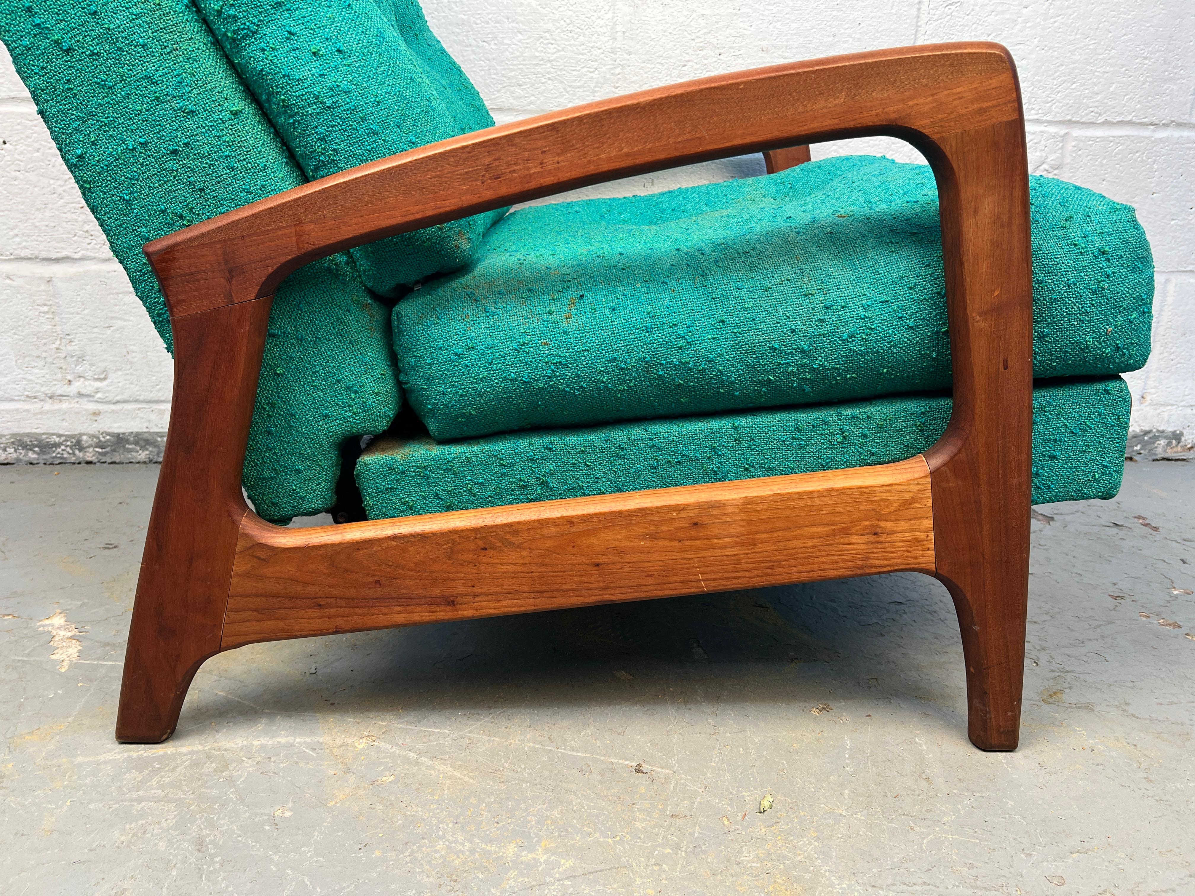 Adrian Pearsall Chaise longue à dossier haut en noyer en vente 4