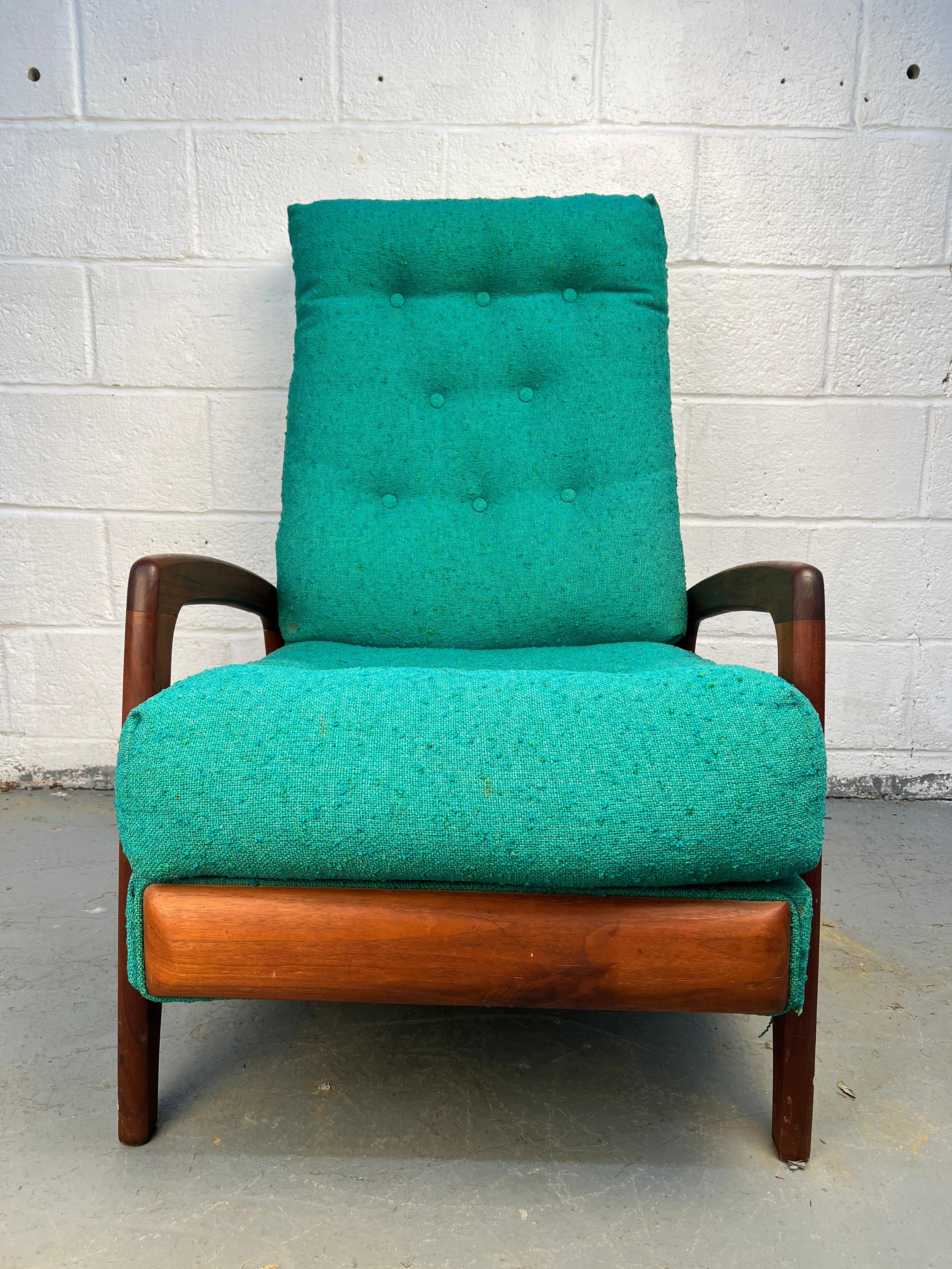 Mid-Century Modern Adrian Pearsall Chaise longue à dossier haut en noyer en vente