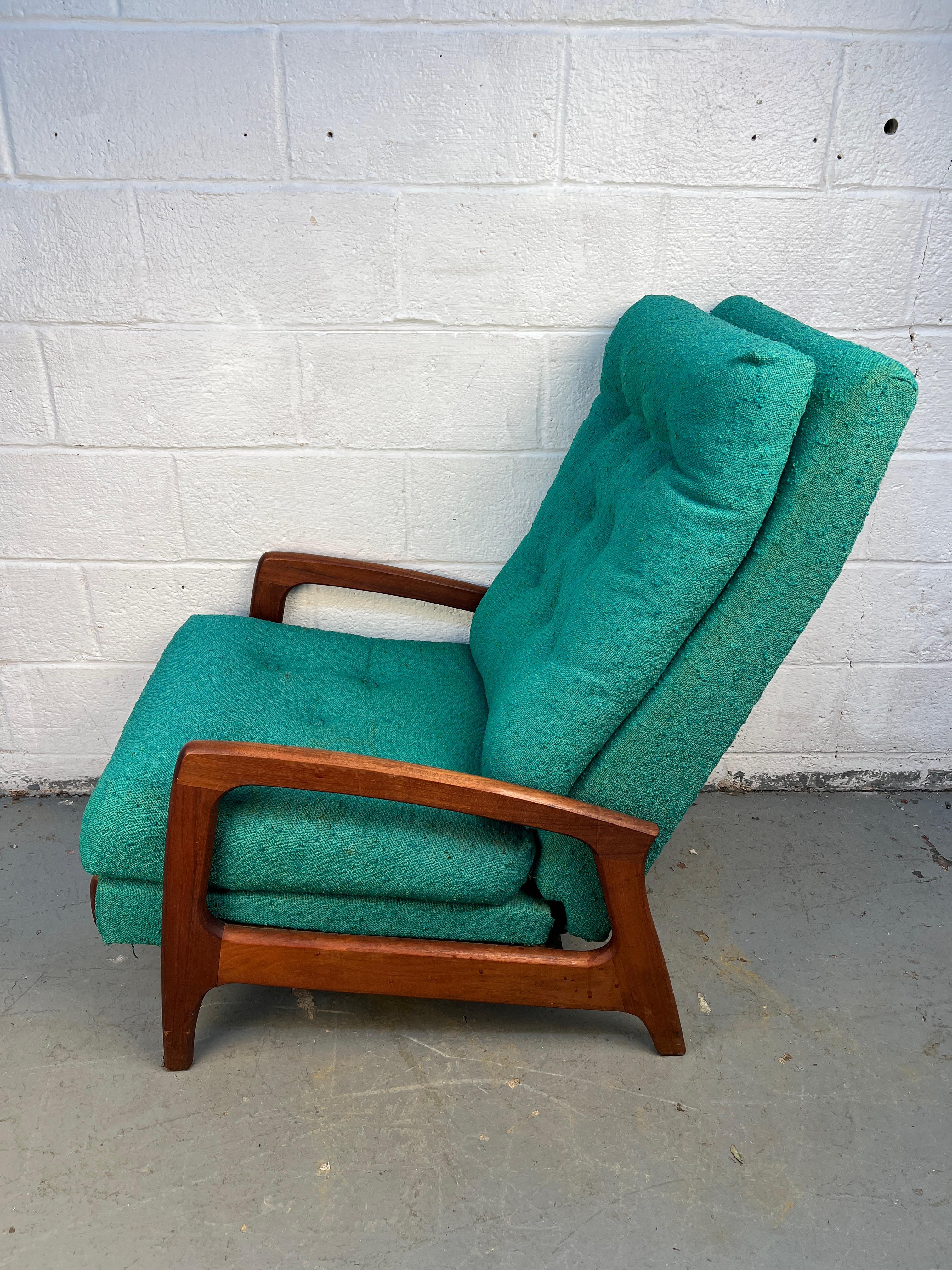 Adrian Pearsall Chaise longue à dossier haut en noyer en vente 1