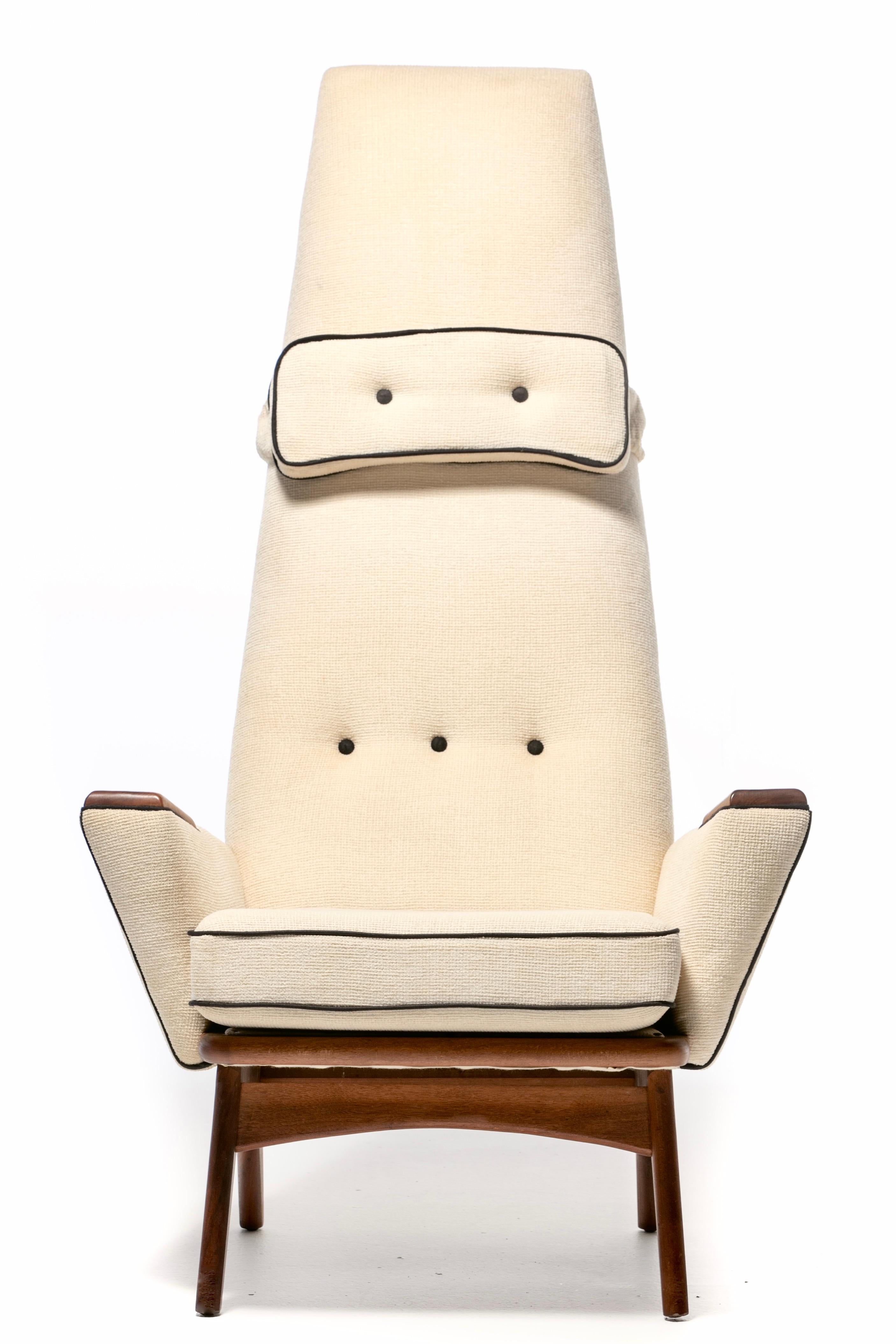 Adrian Pearsall fauteuil à dossier haut ivoire et blanc avec passepoil noir, modèle 1865-C en vente 8