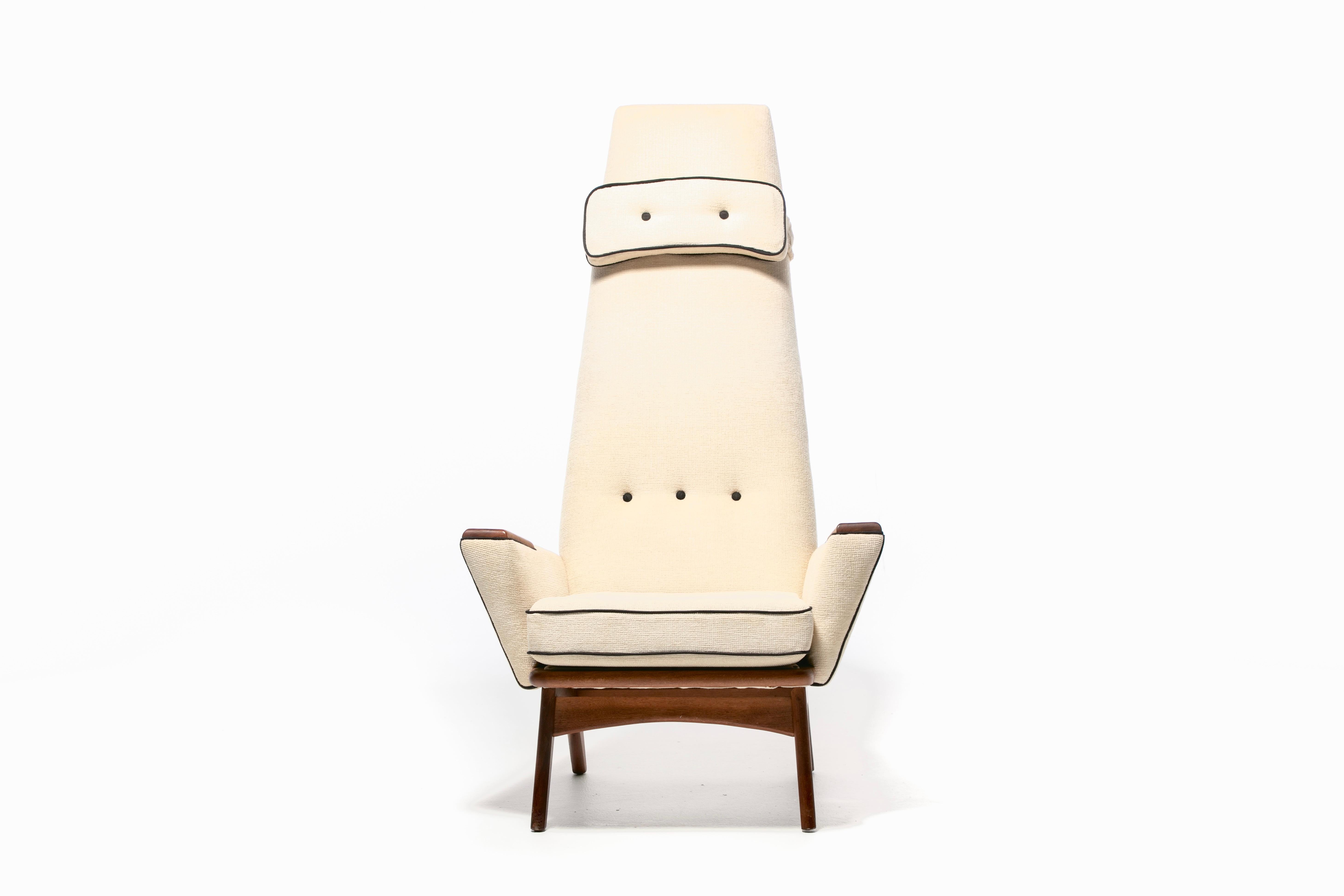 Tissu d'ameublement Adrian Pearsall fauteuil à dossier haut ivoire et blanc avec passepoil noir, modèle 1865-C en vente