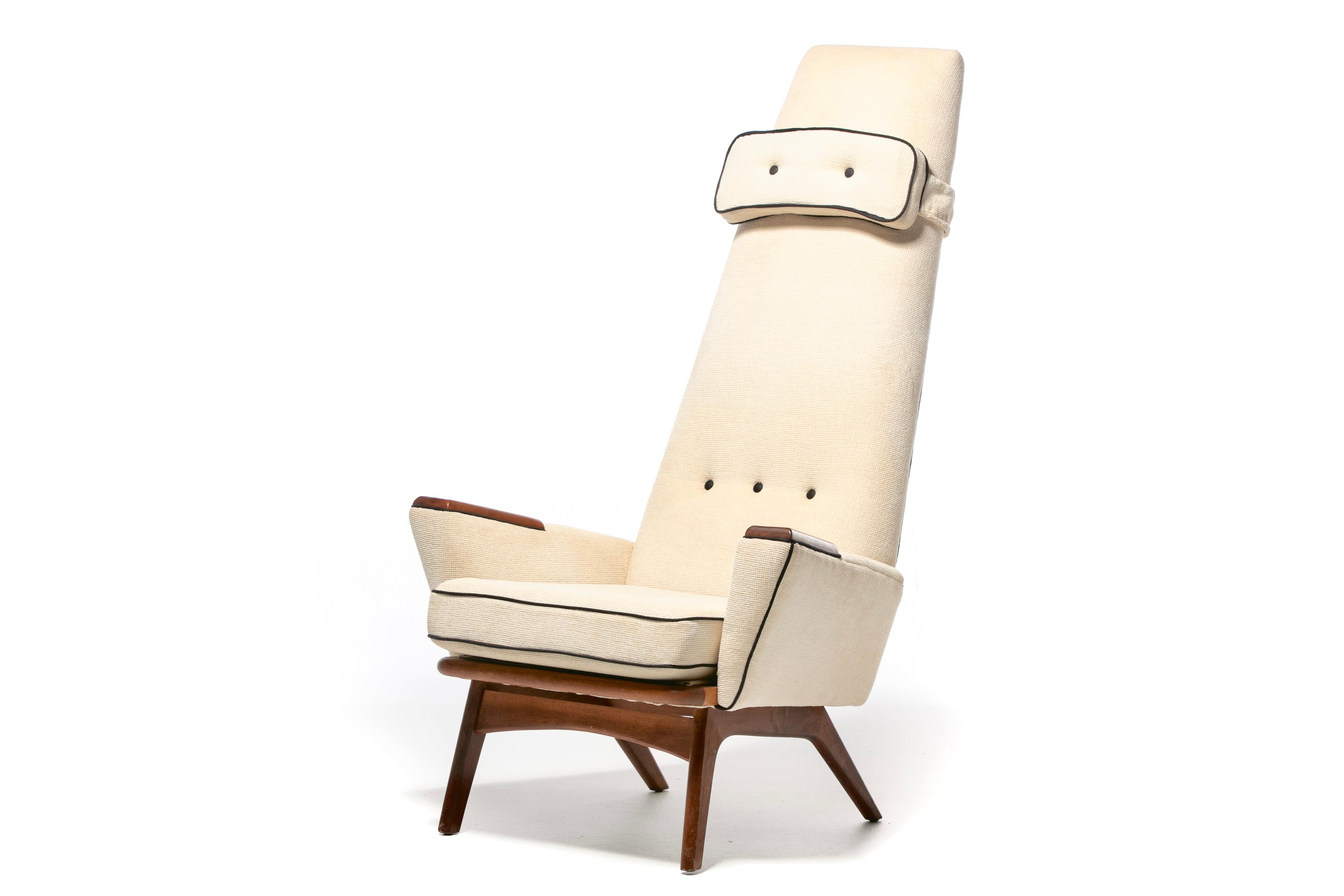 Adrian Pearsall fauteuil à dossier haut ivoire et blanc avec passepoil noir, modèle 1865-C en vente 1