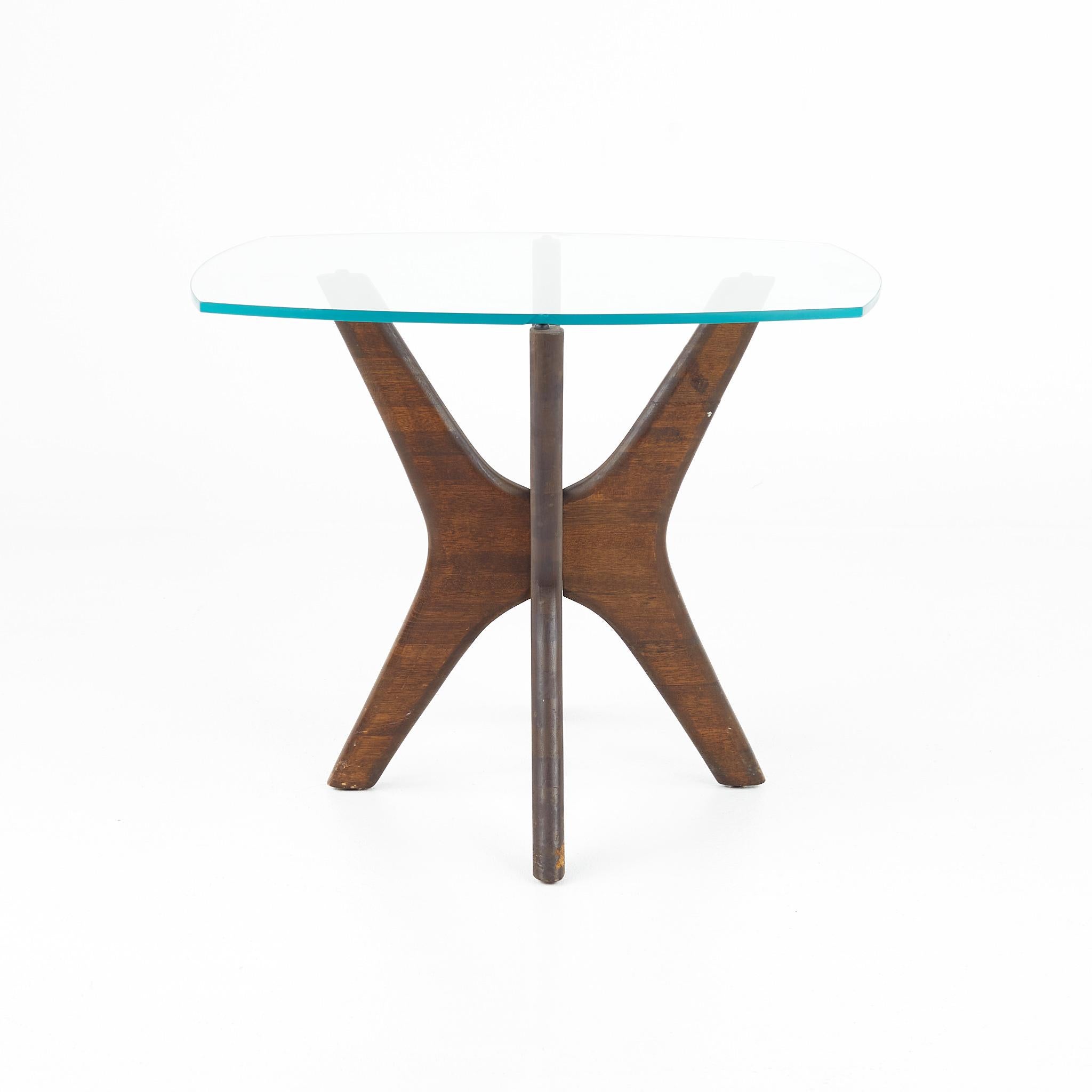 Adrian Pearsall Jacks mid century walnut side end table

This table measures: 24 wide x 20 deep x 19 inches high

?All pieces of furniture can be had in what we call restored vintage condition. That means the piece is restored upon purchase so