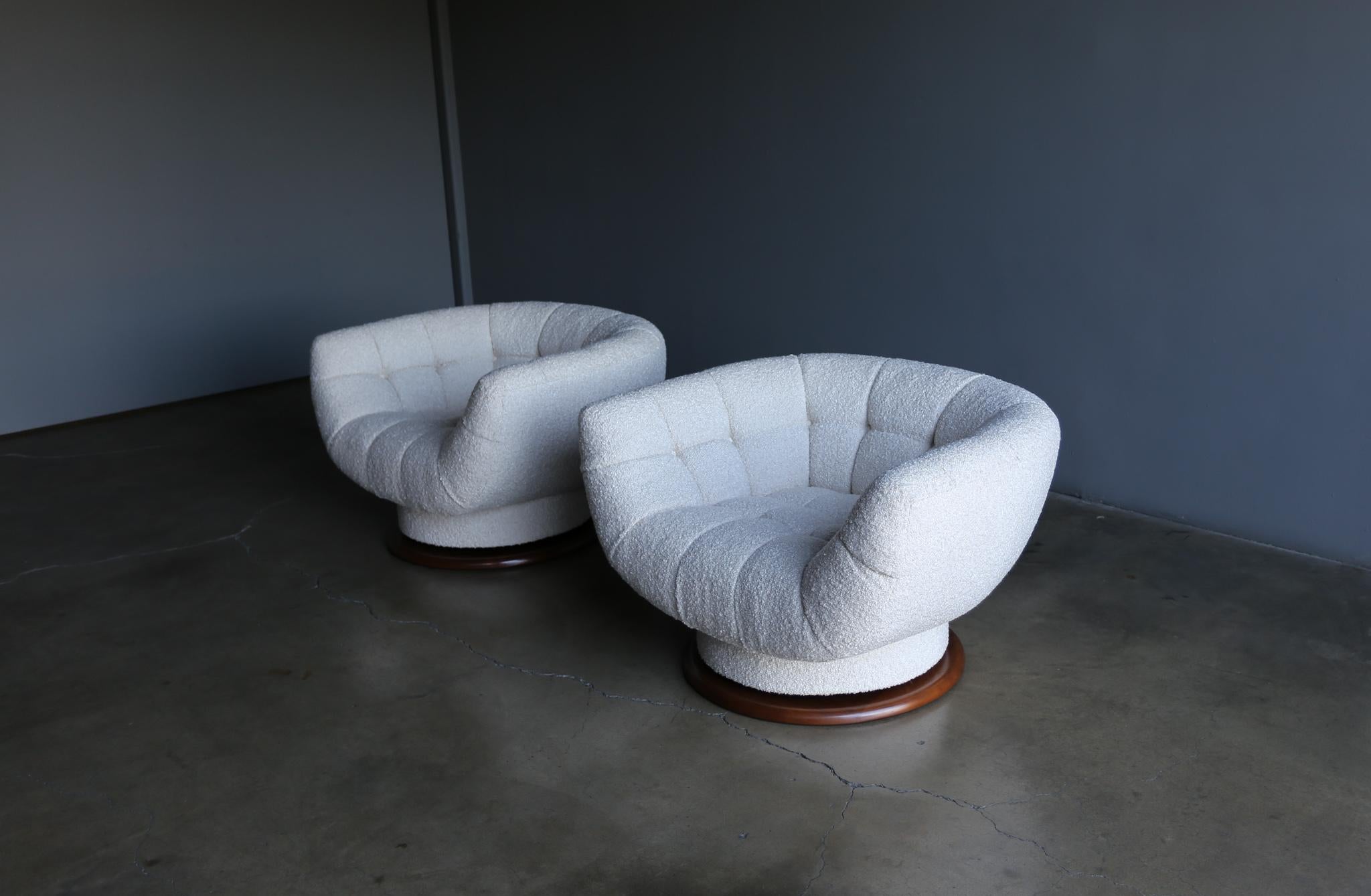 Adrian Pearsall Large Scale Swivel Lounge Chairs for Craft Associates, 1977 8