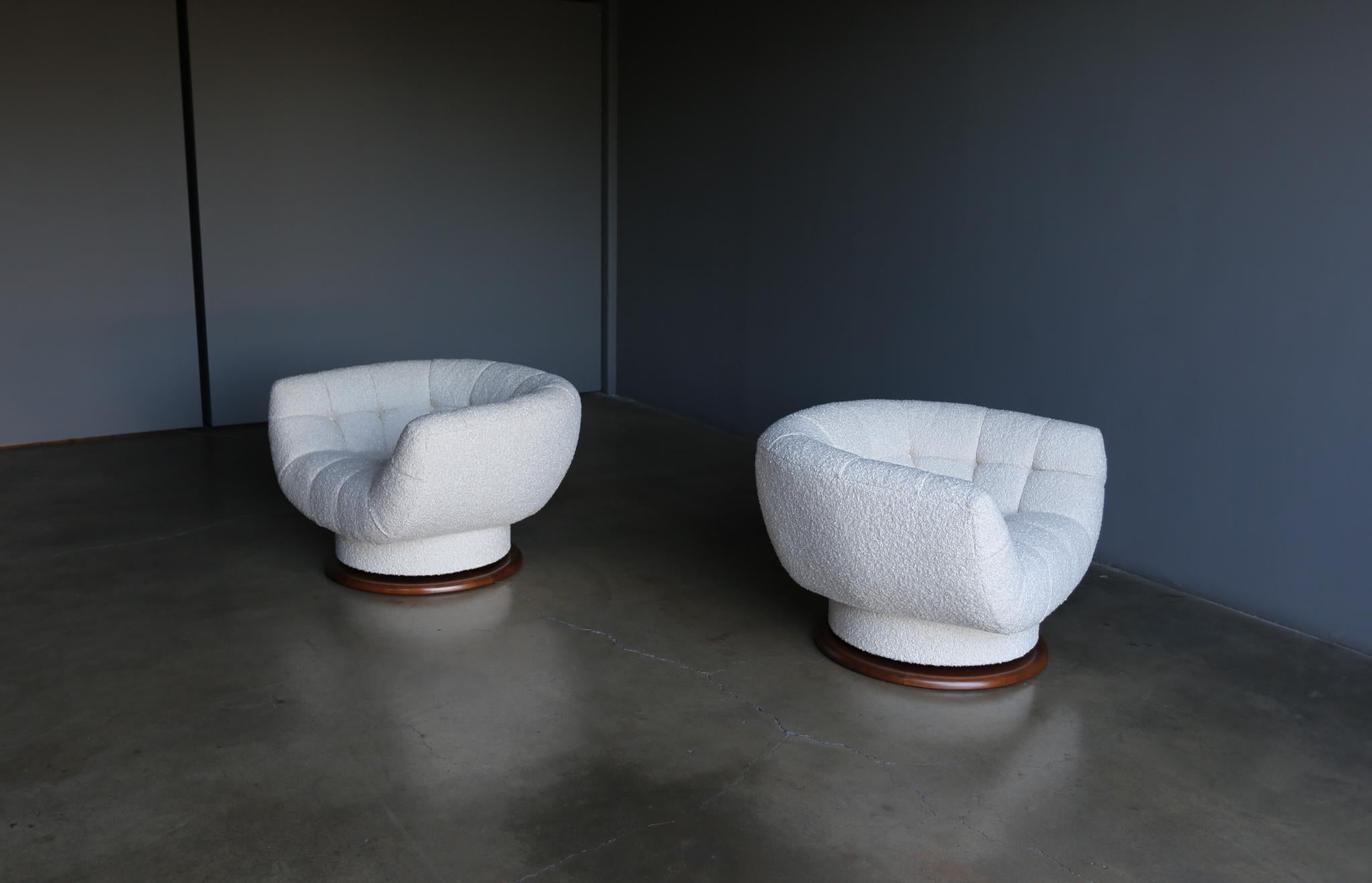 20th Century Adrian Pearsall Large Scale Swivel Lounge Chairs for Craft Associates, 1977