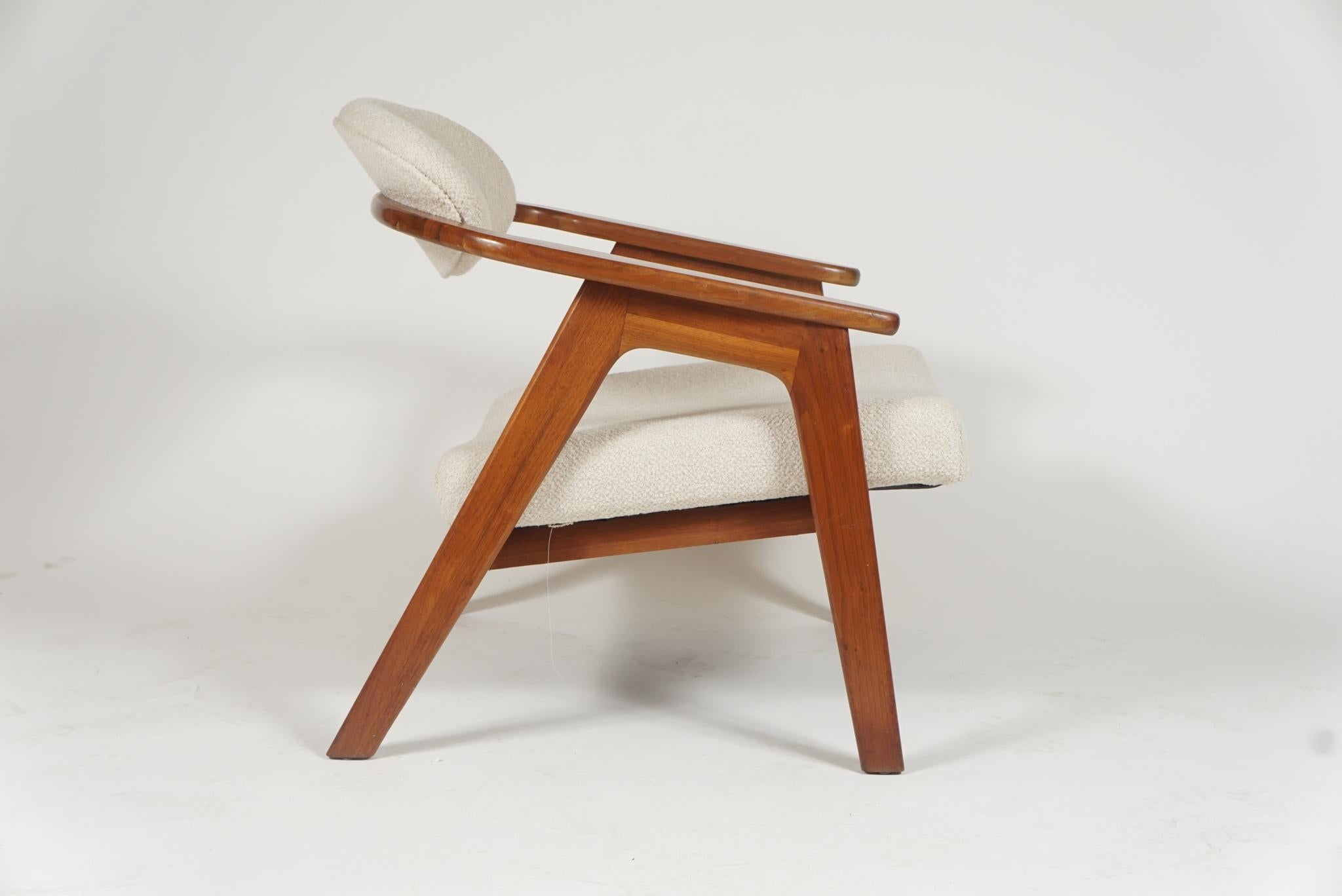 Mid-Century Modern Adrian Pearsall Lounge/Captain's Chair for Craft Assoc. model 916-CC in Walnut