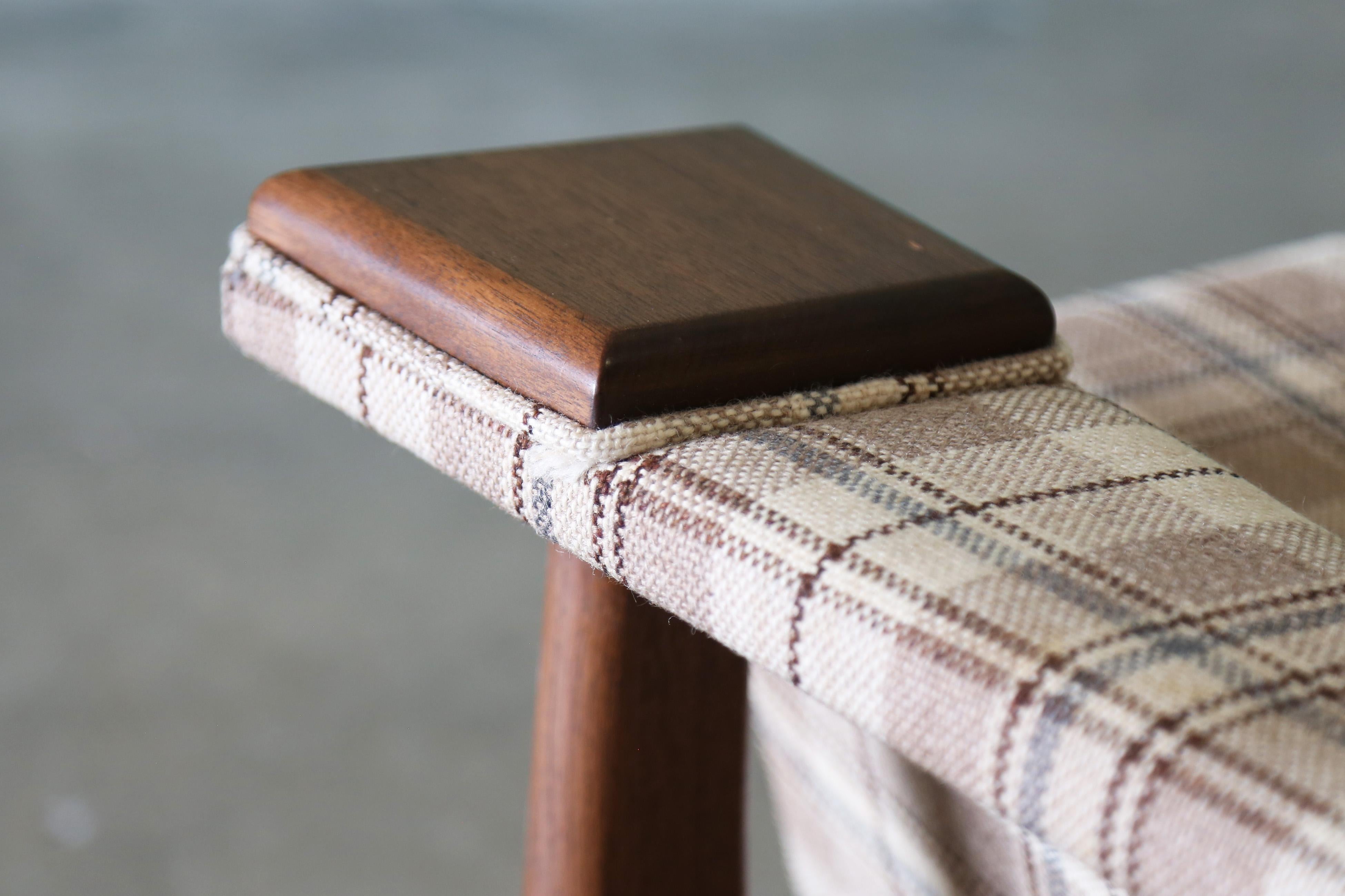 Adrian Pearsall Lounge Chair for Craft Associates Walnut Paws Mid Century Style For Sale 8