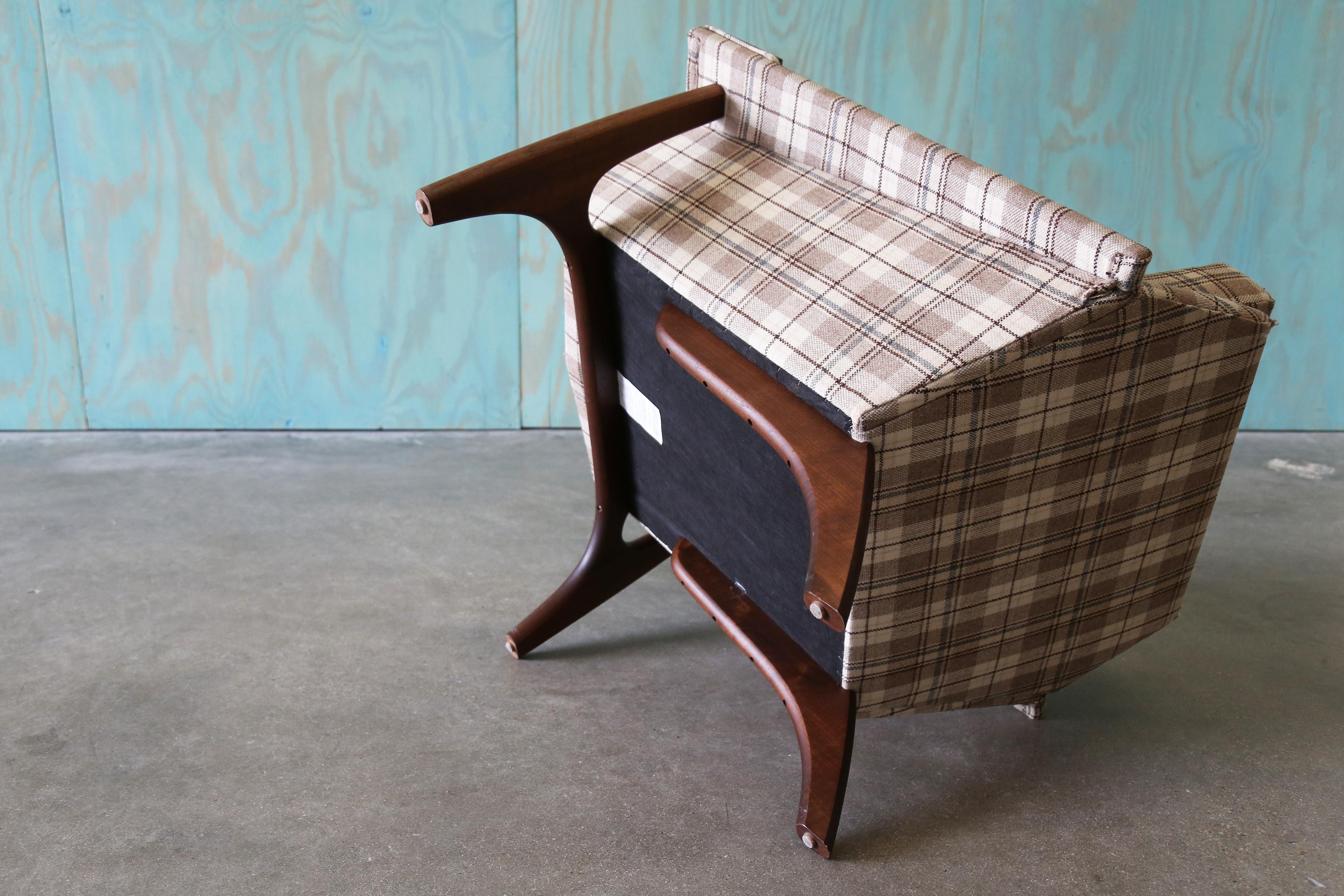 Adrian Pearsall Lounge Chair for Craft Associates Walnut Paws Mid Century Style For Sale 11