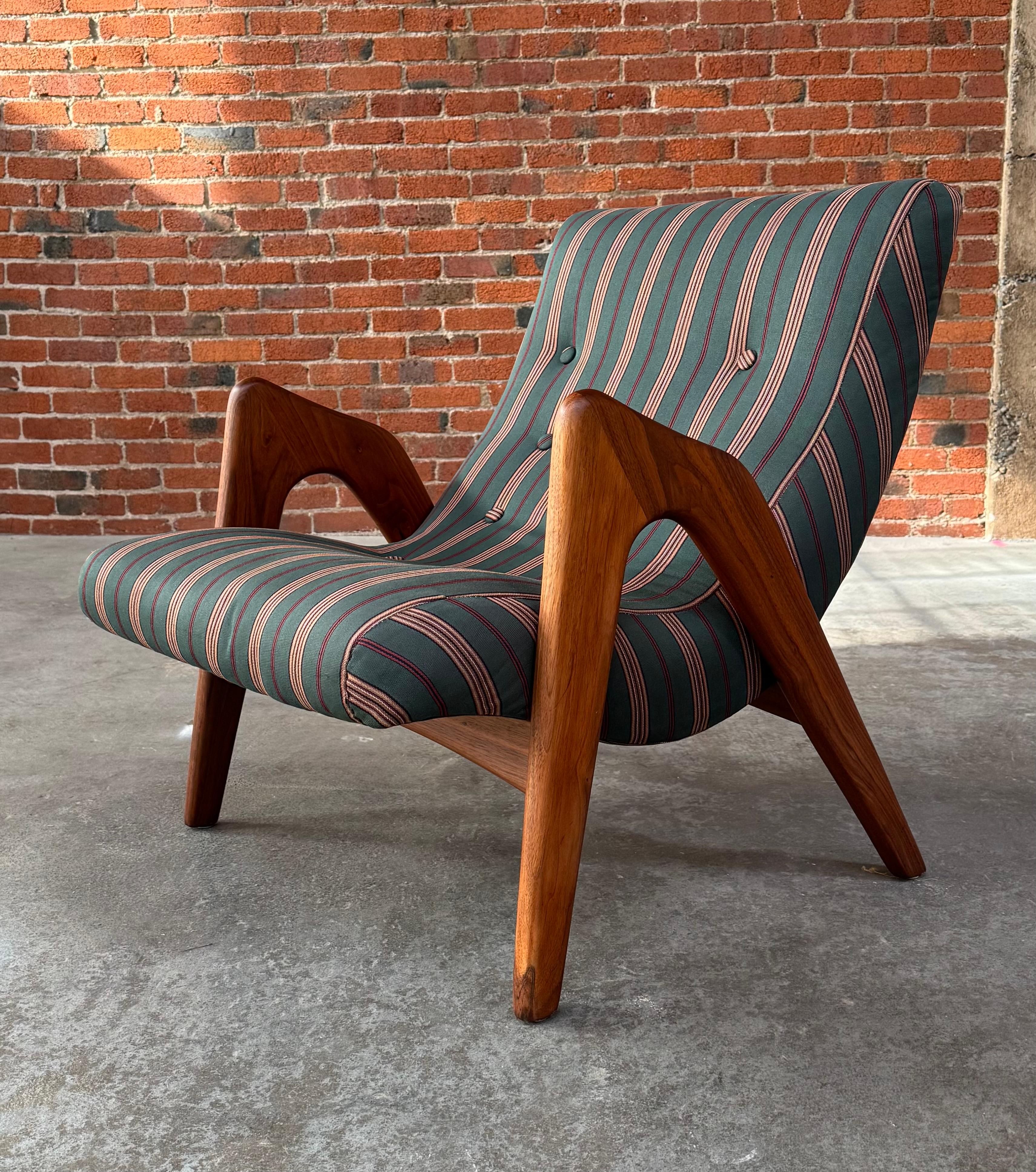 Américain Chaise longue Adrian Pearsall en noyer Circa 1960 Organic Modern en vente