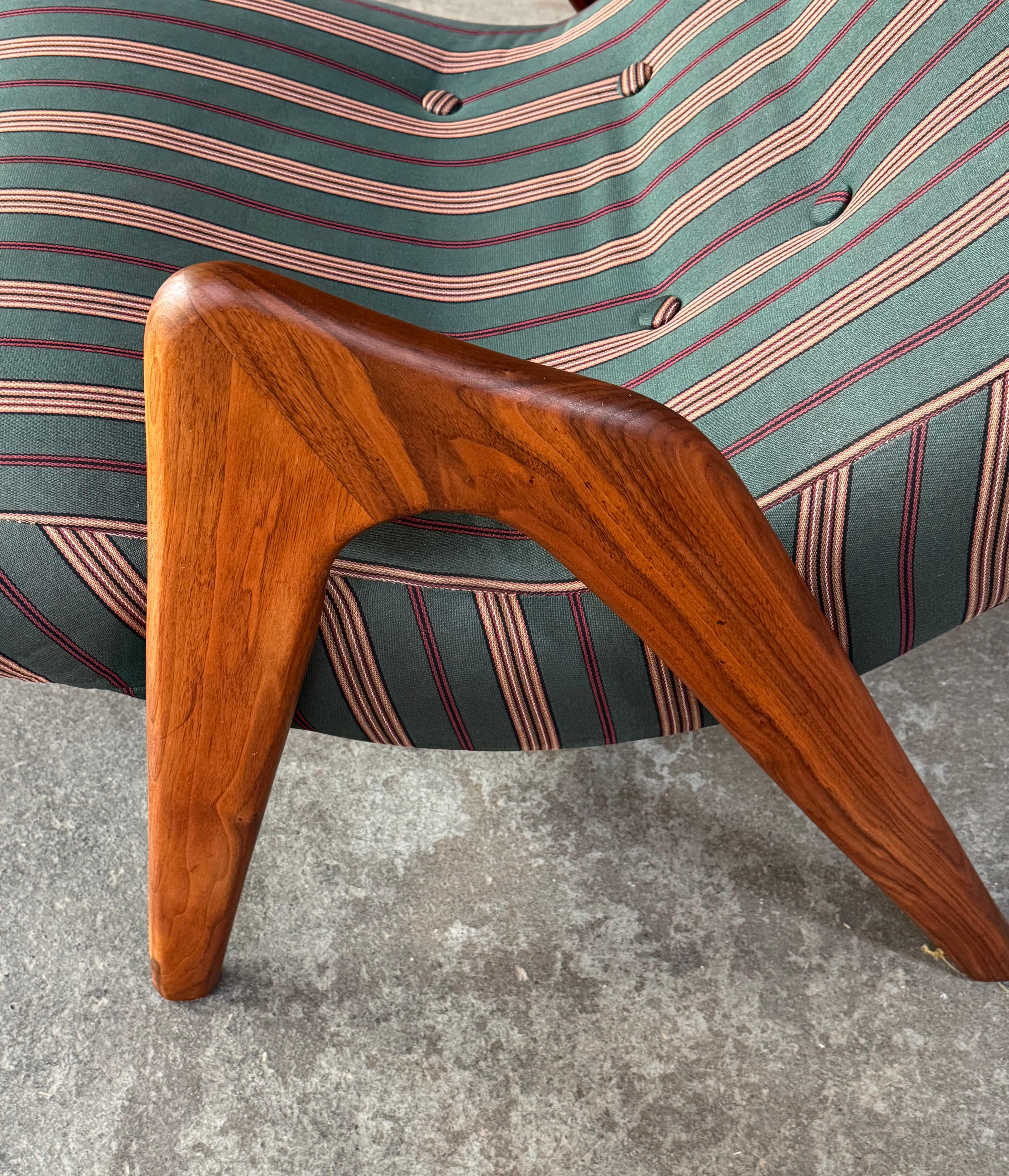 Milieu du XXe siècle Chaise longue Adrian Pearsall en noyer Circa 1960 Organic Modern en vente