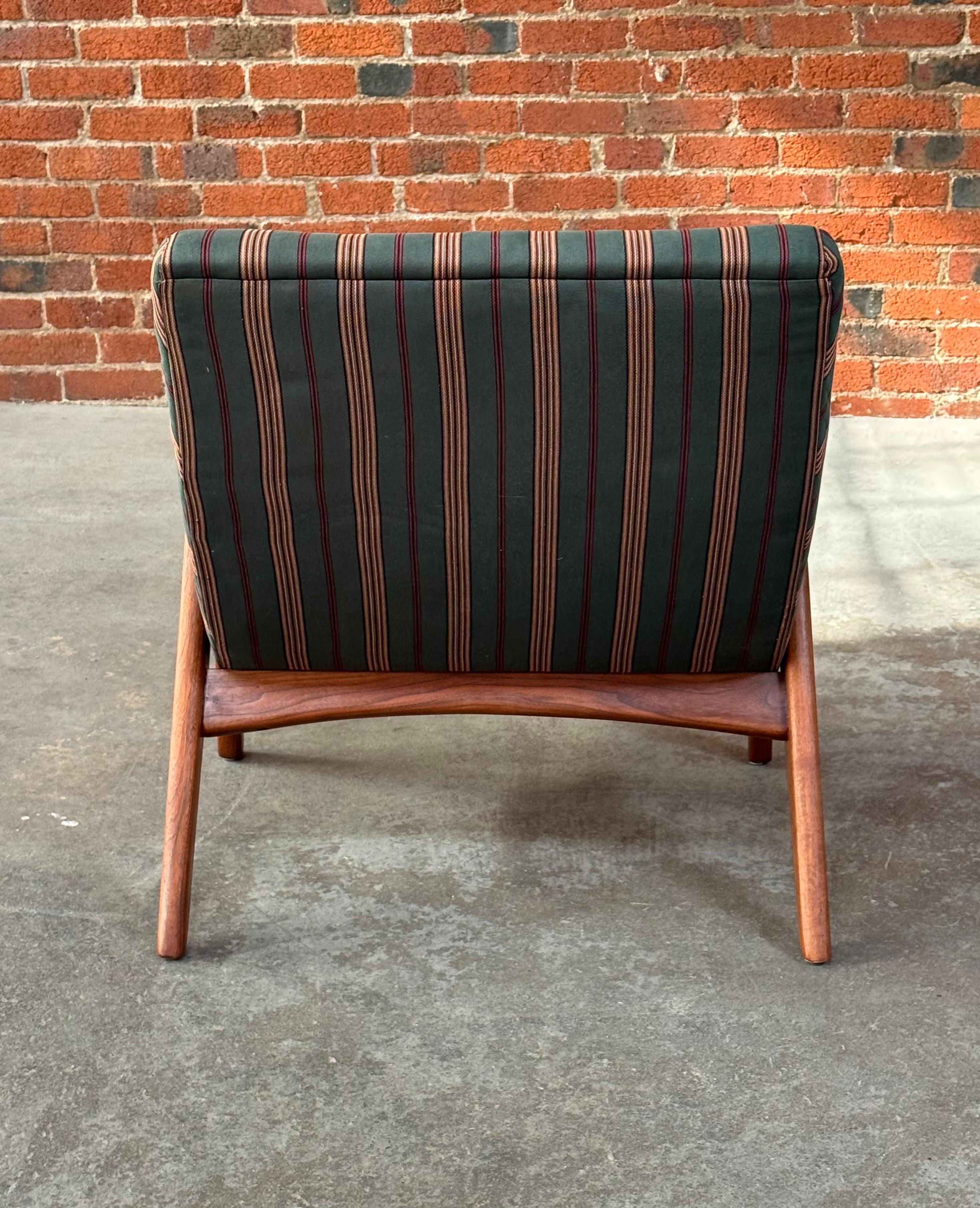 Chaise longue Adrian Pearsall en noyer Circa 1960 Organic Modern en vente 1