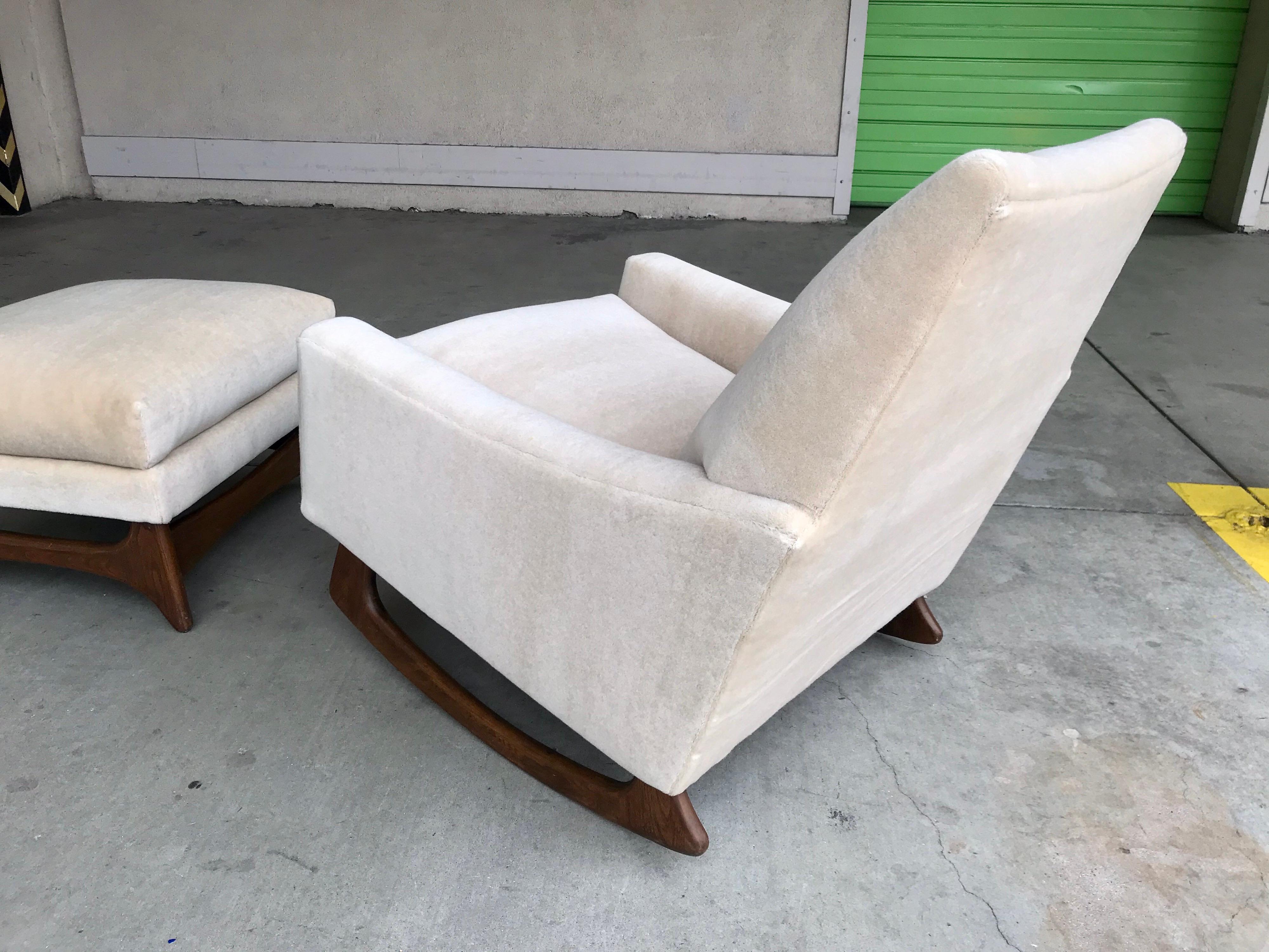 Adrian Pearsall Lounge Chair Rocker with Ottoman In Good Condition In Los Angeles, CA