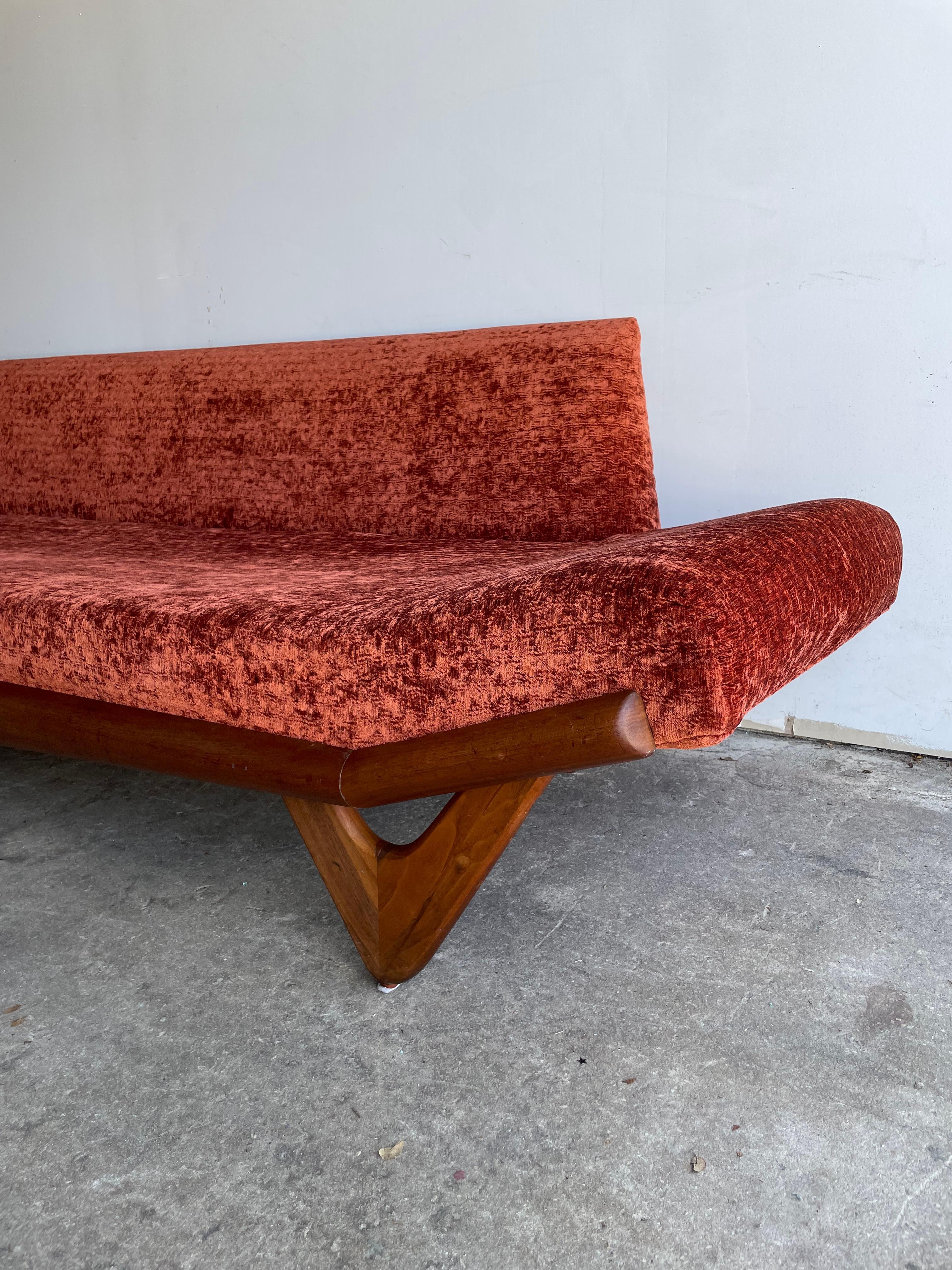 Adrian Pearsall Mid Century Gondola Sofa In Good Condition In Fort Lauderdale, FL