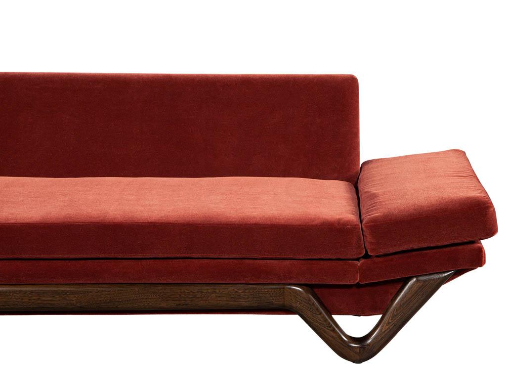 Adrian Pearsall Mid-Century Modern Walnut Gondola Sofa In Excellent Condition For Sale In North York, ON