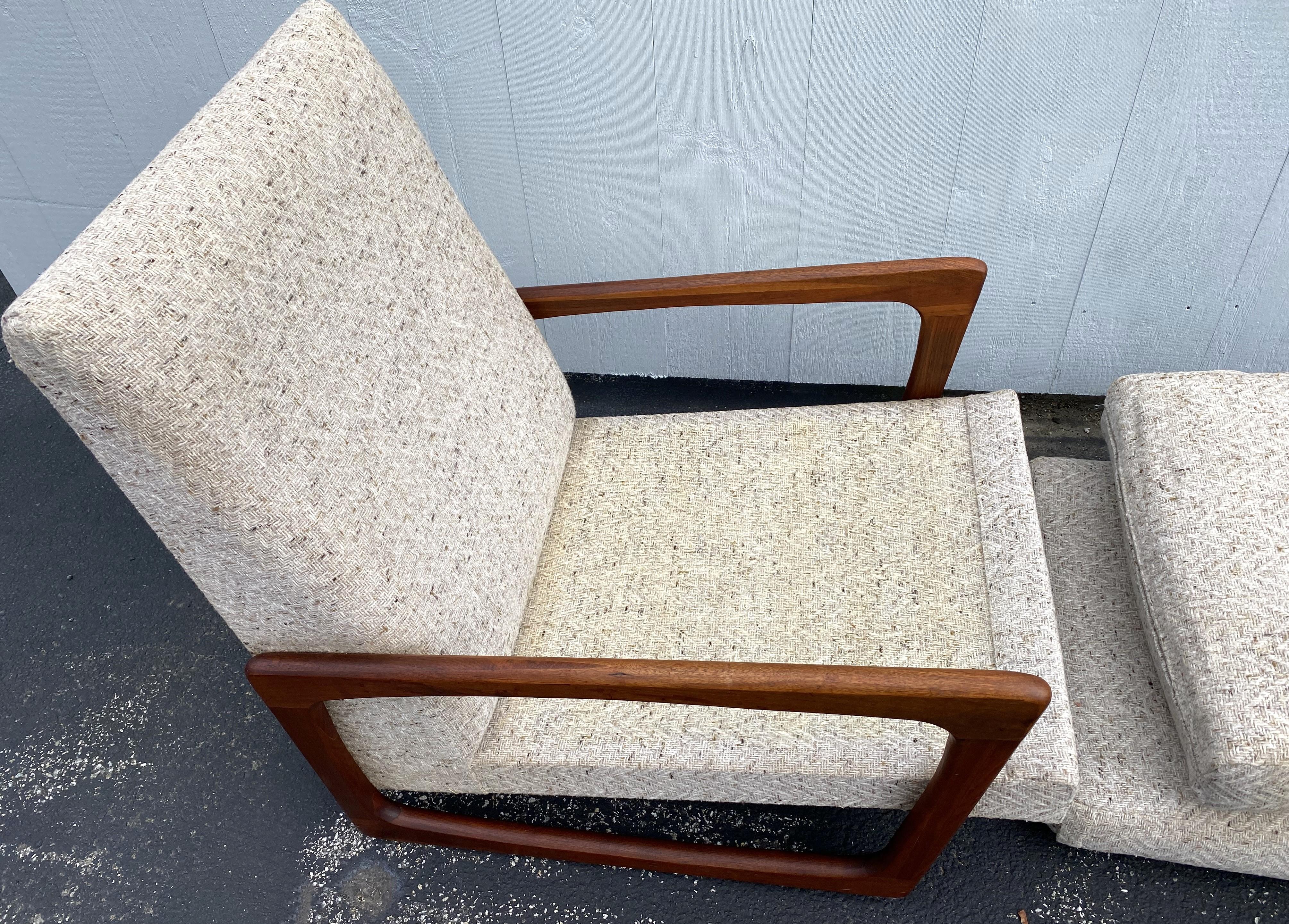 Adrian Pearsall Mid Century Modern Walnut Upholstered Arm Lounge Chair In Good Condition For Sale In Milford, NH