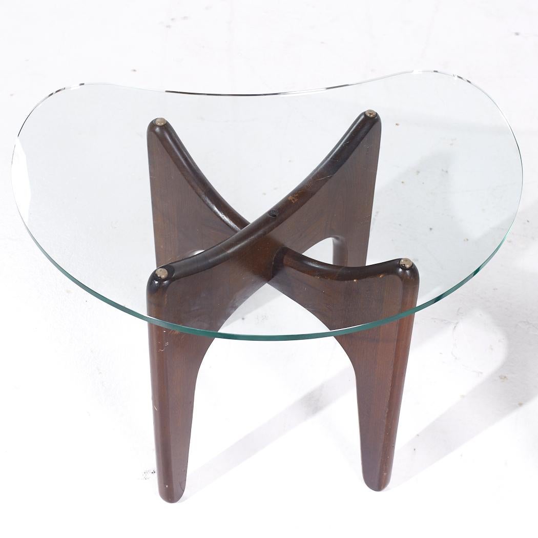 Adrian Pearsall Mid Century Beistelltische aus Nussbaum und Glas - Paar im Angebot 4