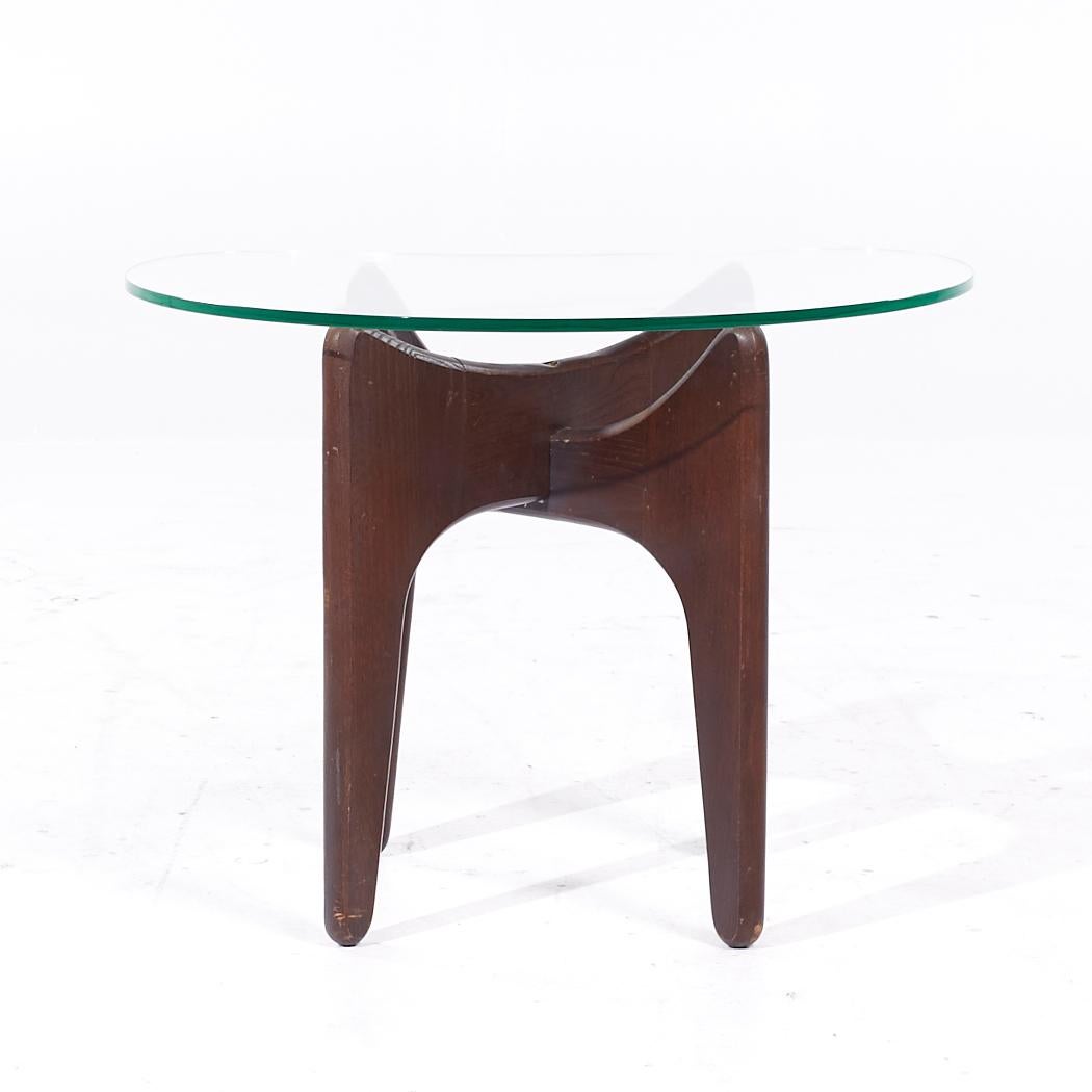 Adrian Pearsall Mid Century Beistelltische aus Nussbaum und Glas - Paar im Zustand „Gut“ im Angebot in Countryside, IL