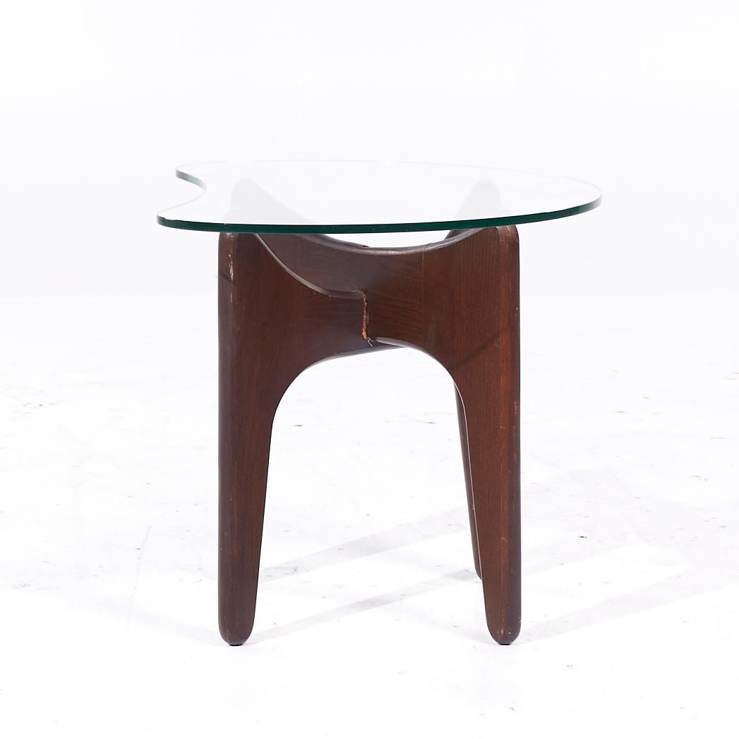 Adrian Pearsall Mid Century Beistelltische aus Nussbaum und Glas - Paar im Angebot 3