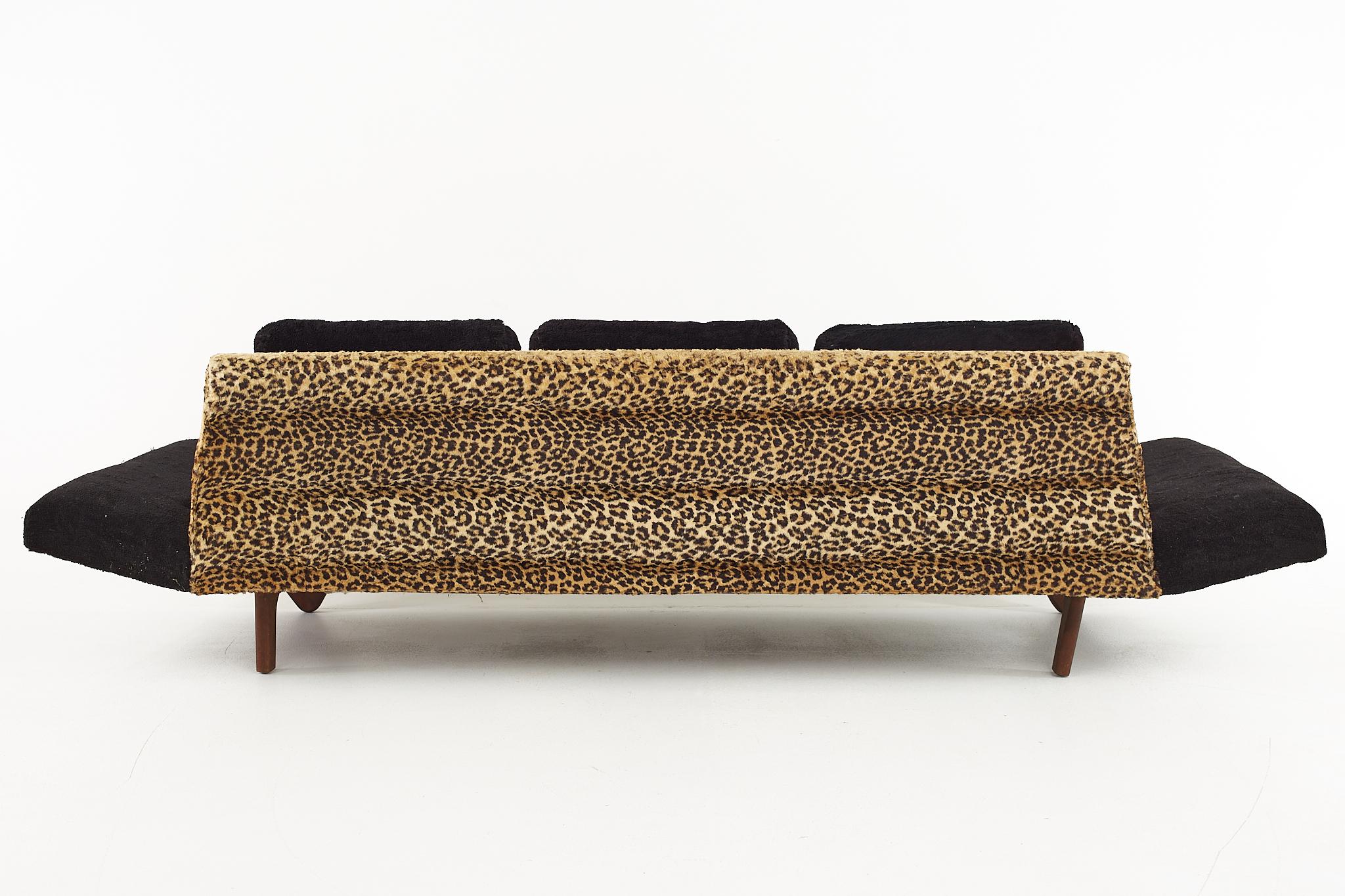 Adrian Pearsall Mid Century Walnut Gondola Sofa In Good Condition For Sale In Countryside, IL