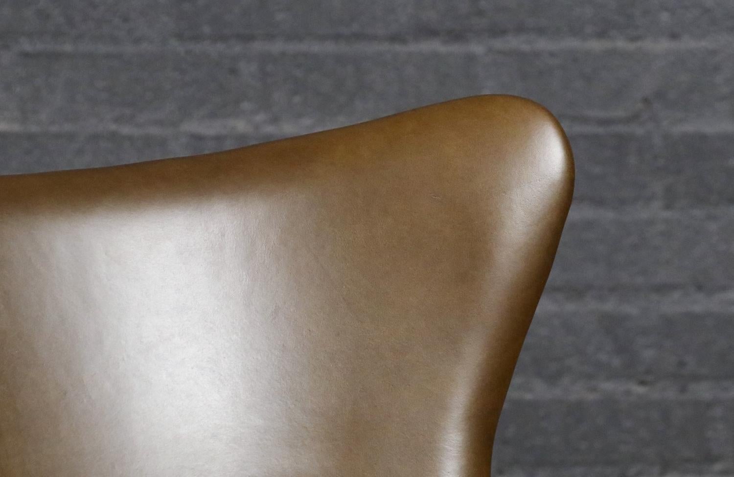 Adrian Pearsall Model 2291-C Leather Wingback Chairs for Craft Associates For Sale 6