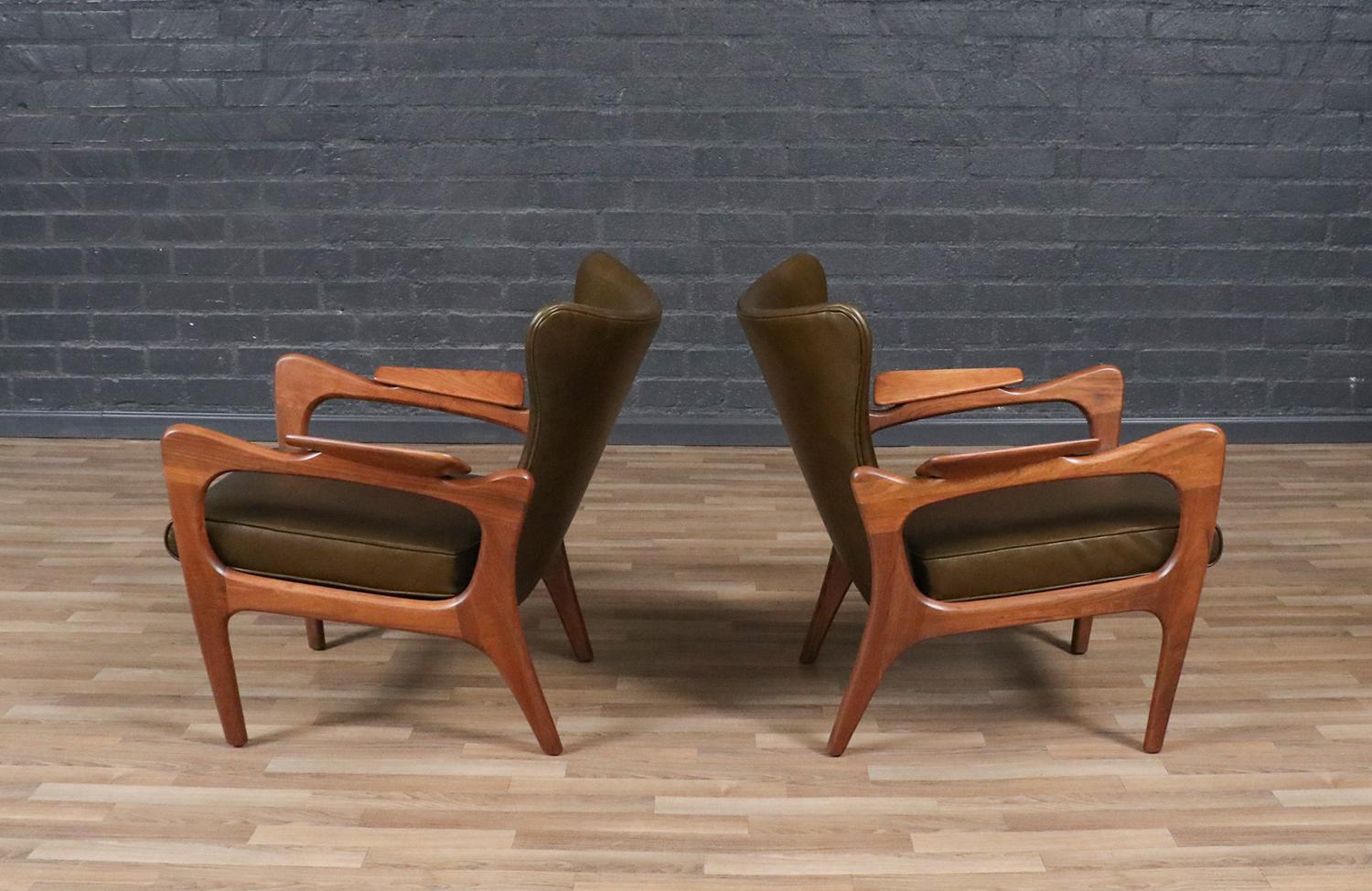 Adrian Pearsall Model 2291-C Leather Wingback Chairs for Craft Associates In Excellent Condition For Sale In Los Angeles, CA