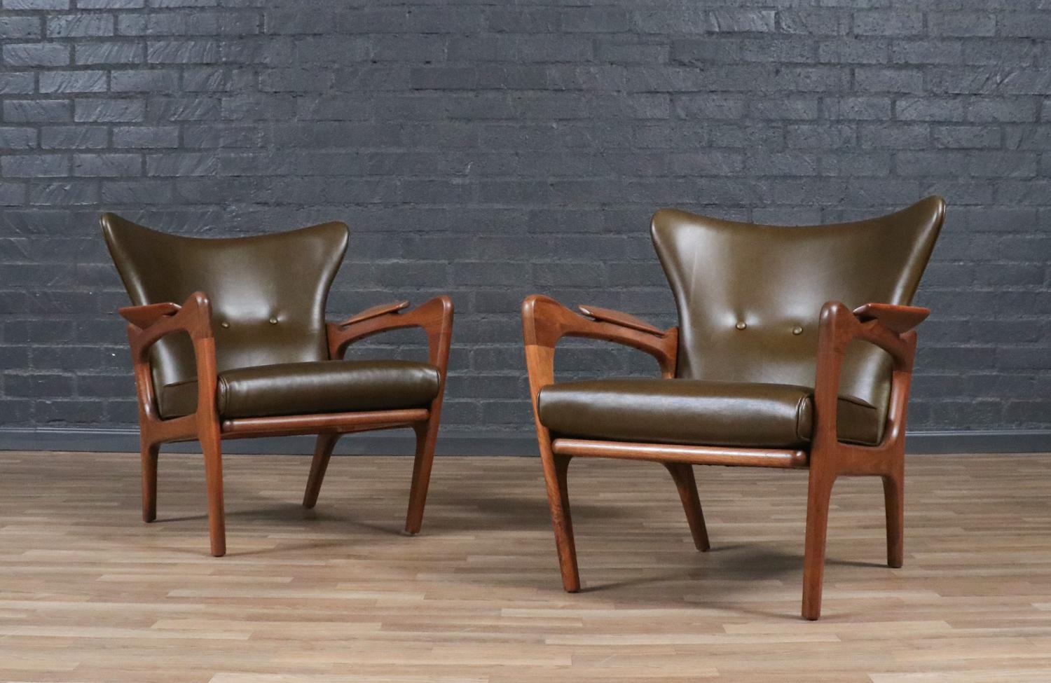 Adrian Pearsall Model 2291-C Leather Wingback Chairs for Craft Associates For Sale 1