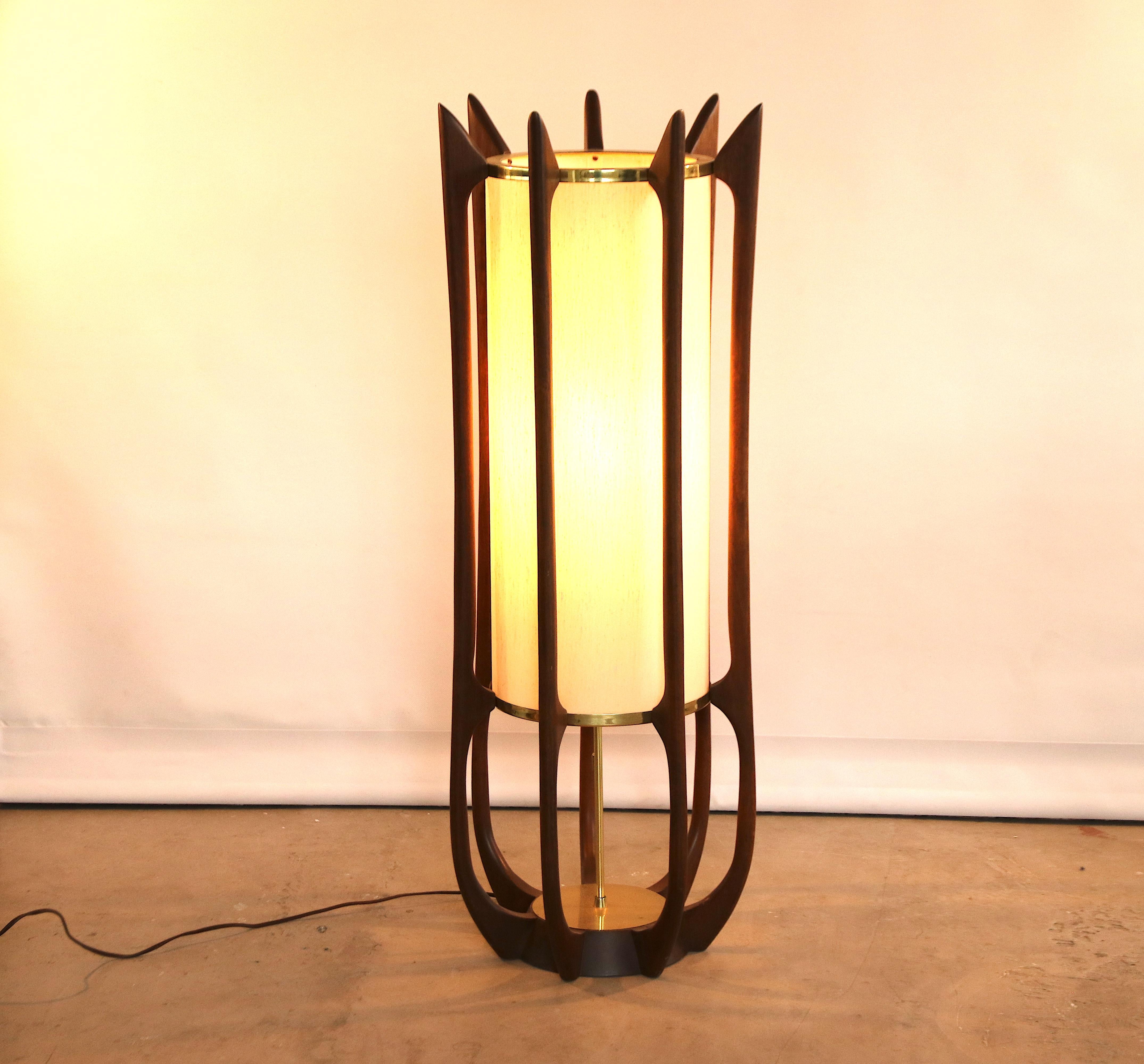 Wonderful large sculptural floor lamp by Adrian Pearsall, manufactured by Modeline, USA in the 1960’s. The manufacturer’s name is marked with a sticker on the bulb holder inside the lamp shade, a bit faded but still visible. This is a previously